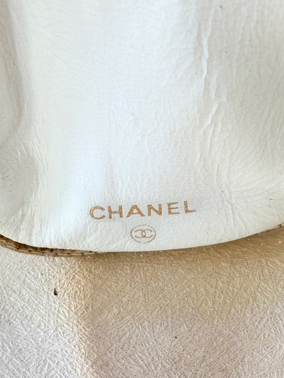 CHANEL Pochette en Vinyle