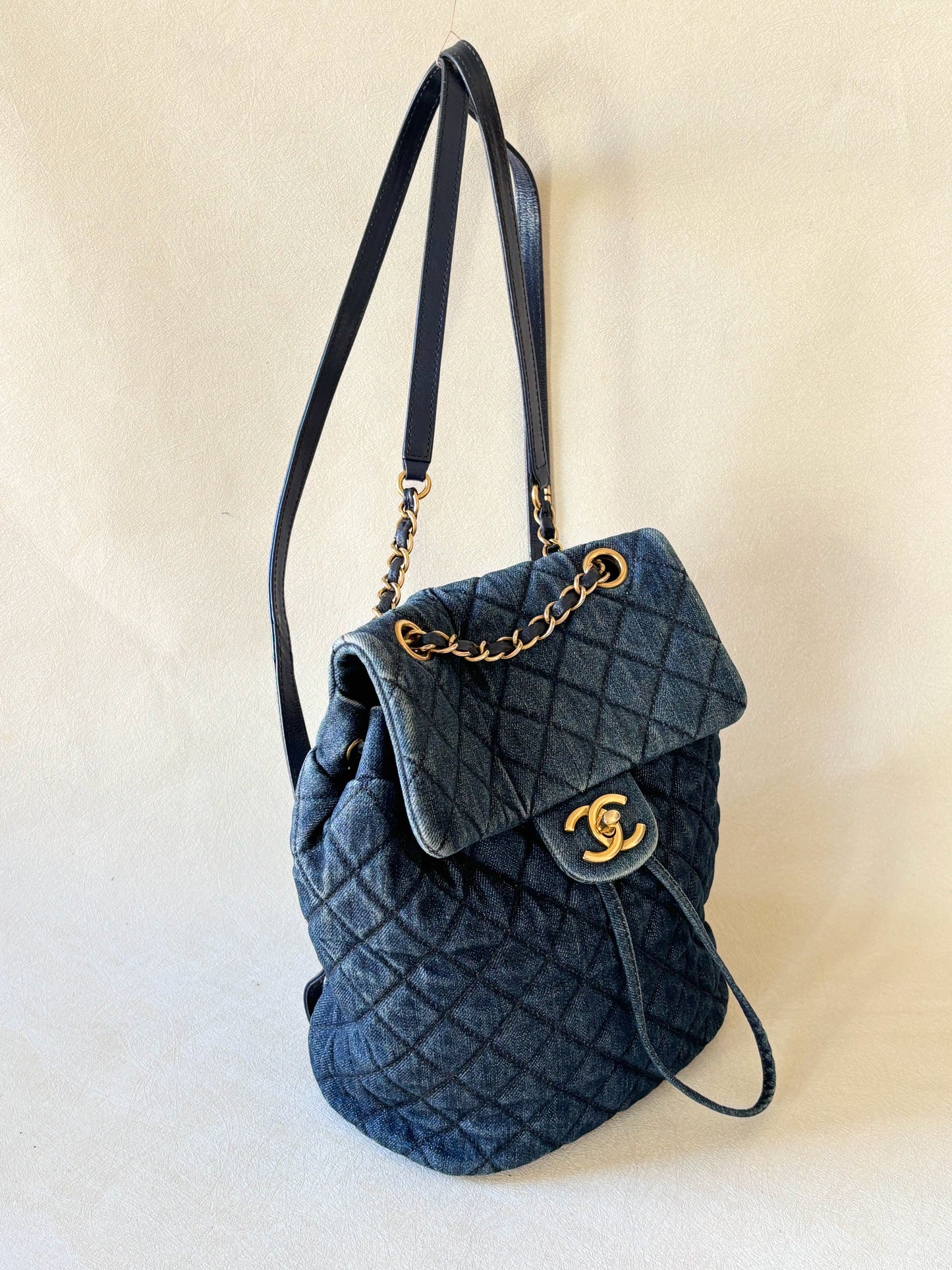 CHANEL Sac à dos denim