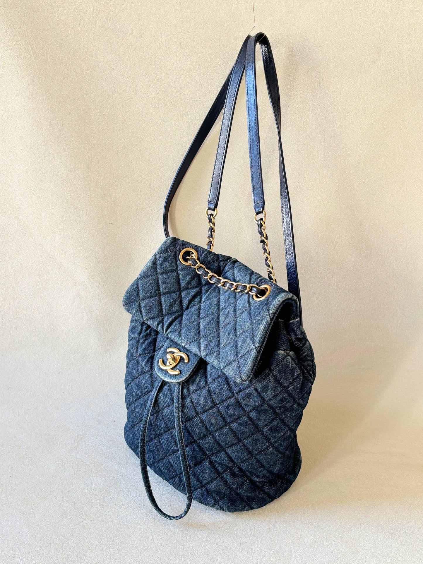 CHANEL Sac à dos denim