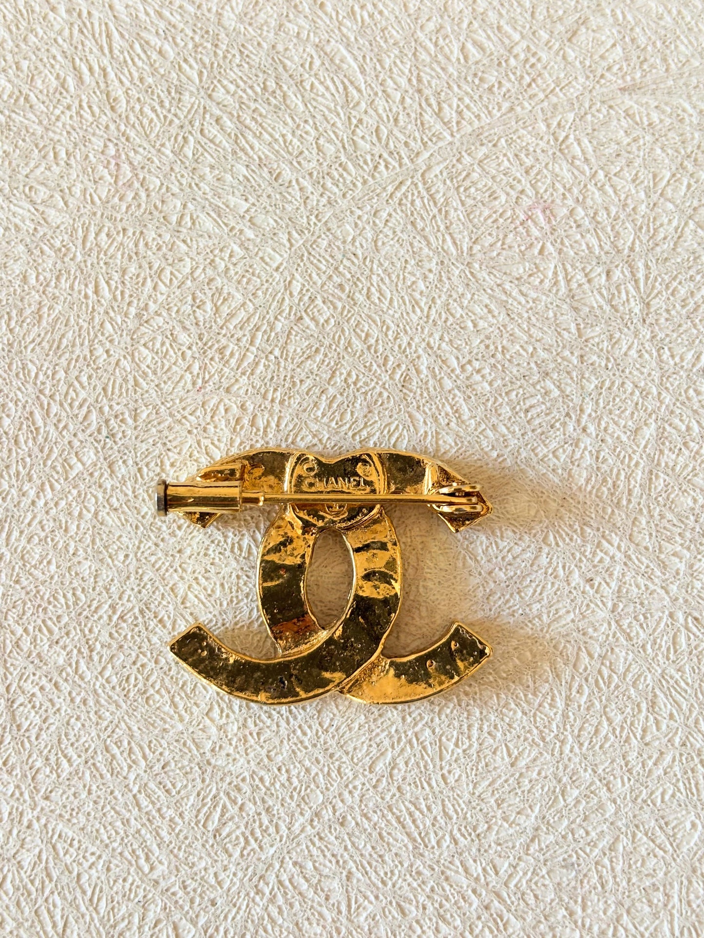 CHANEL Broche strass