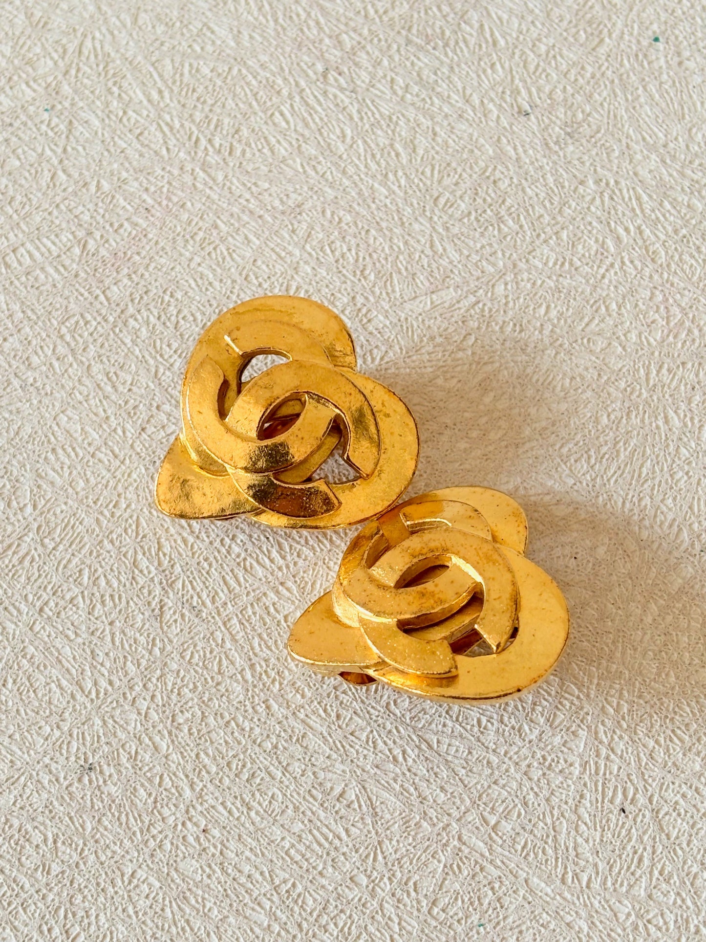 CHANEL Boucles d'oreilles Coeur