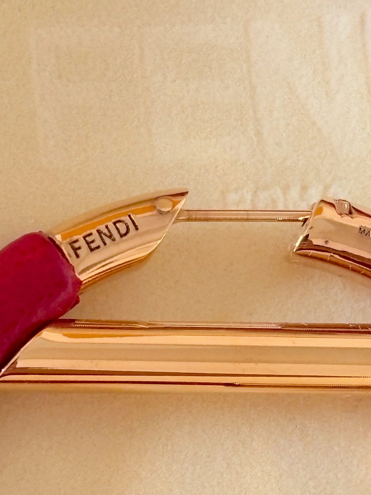 FENDI Boucles d'oreilles FF