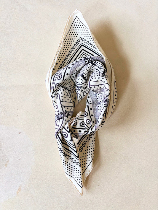 HERMÈS Carré Bandana soie