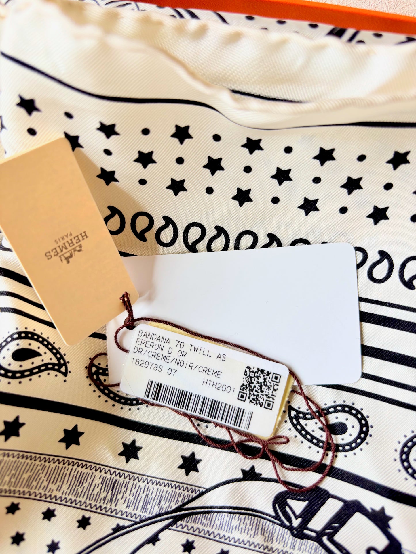 HERMÈS Carré Bandana soie