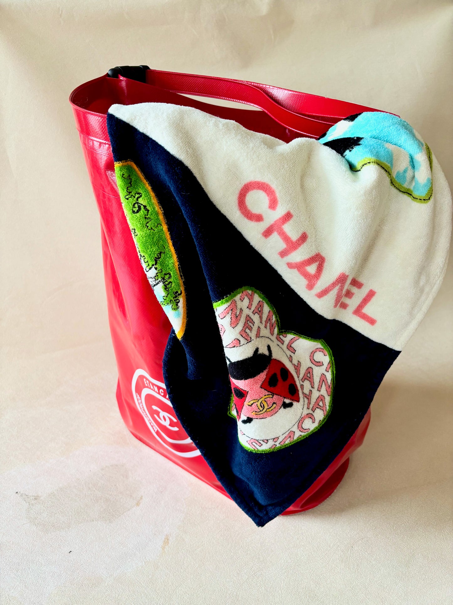 CHANEL Drap de plage