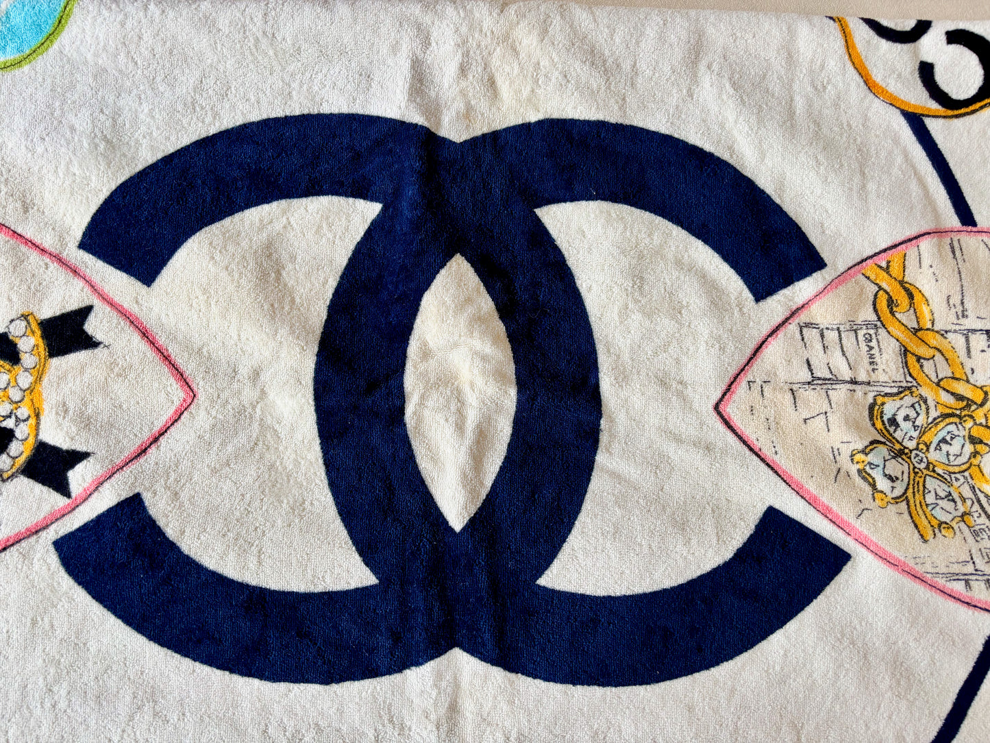 CHANEL Drap de plage