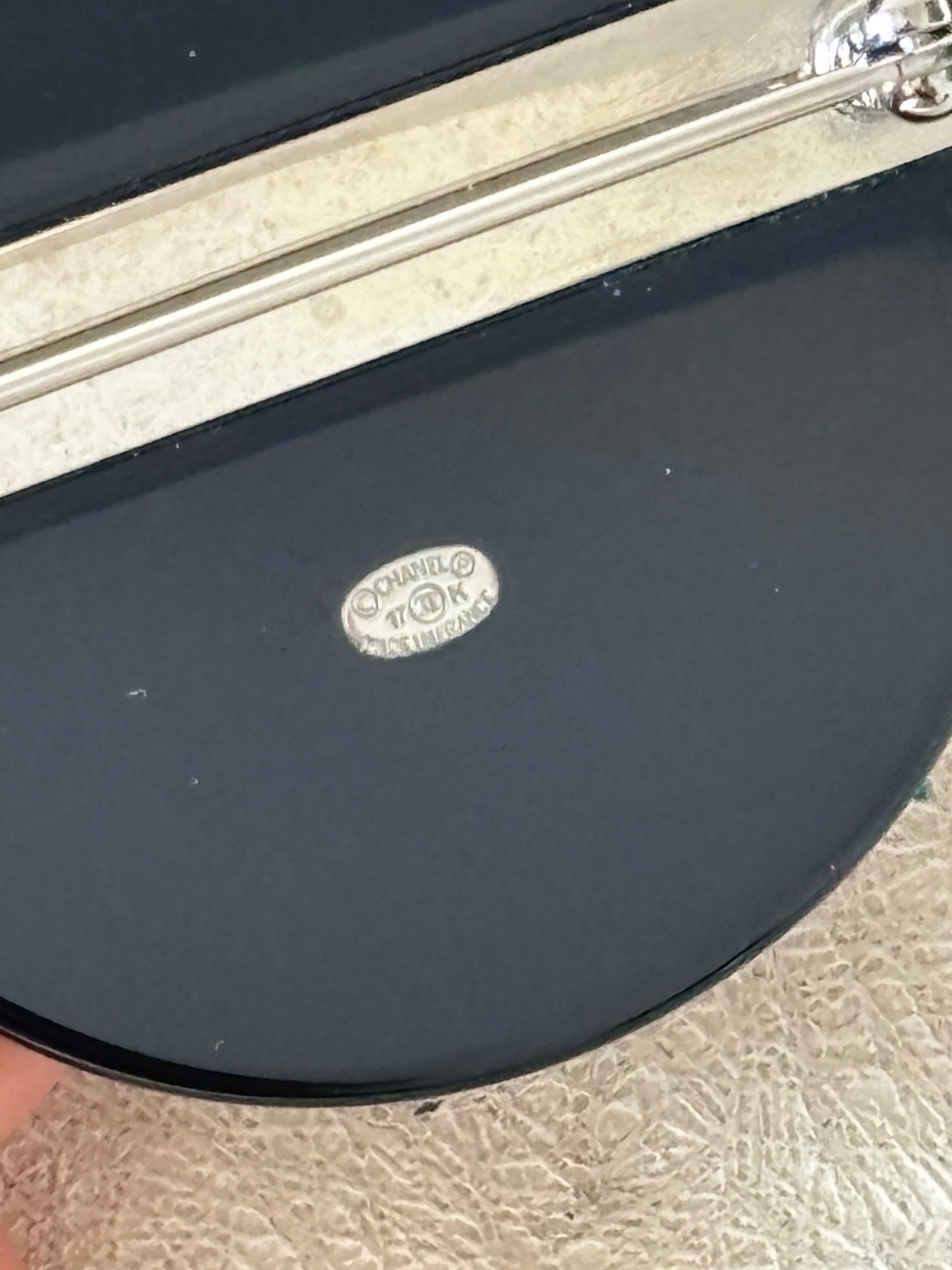 CHANEL Broche Planète