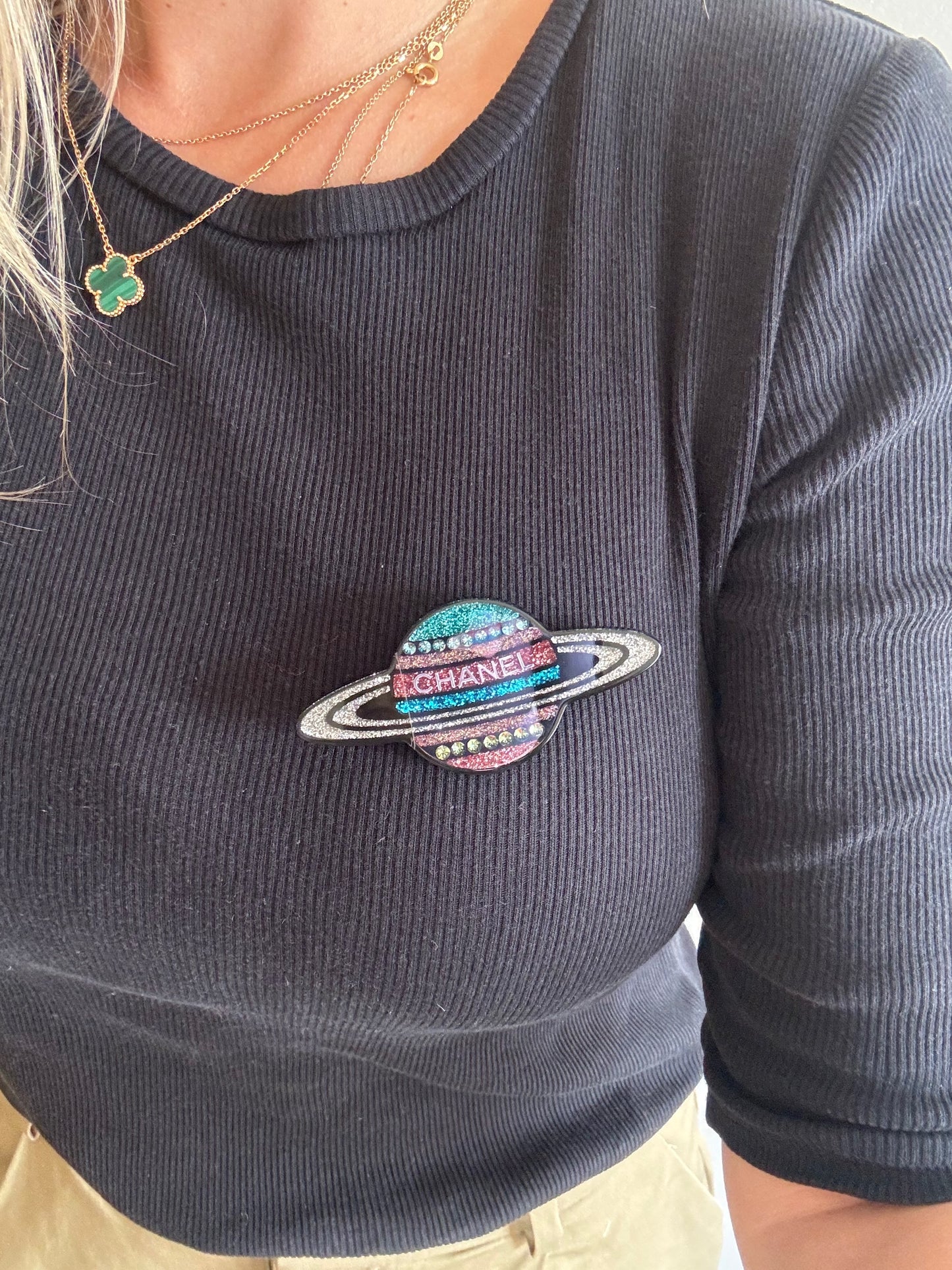 CHANEL Broche Planète