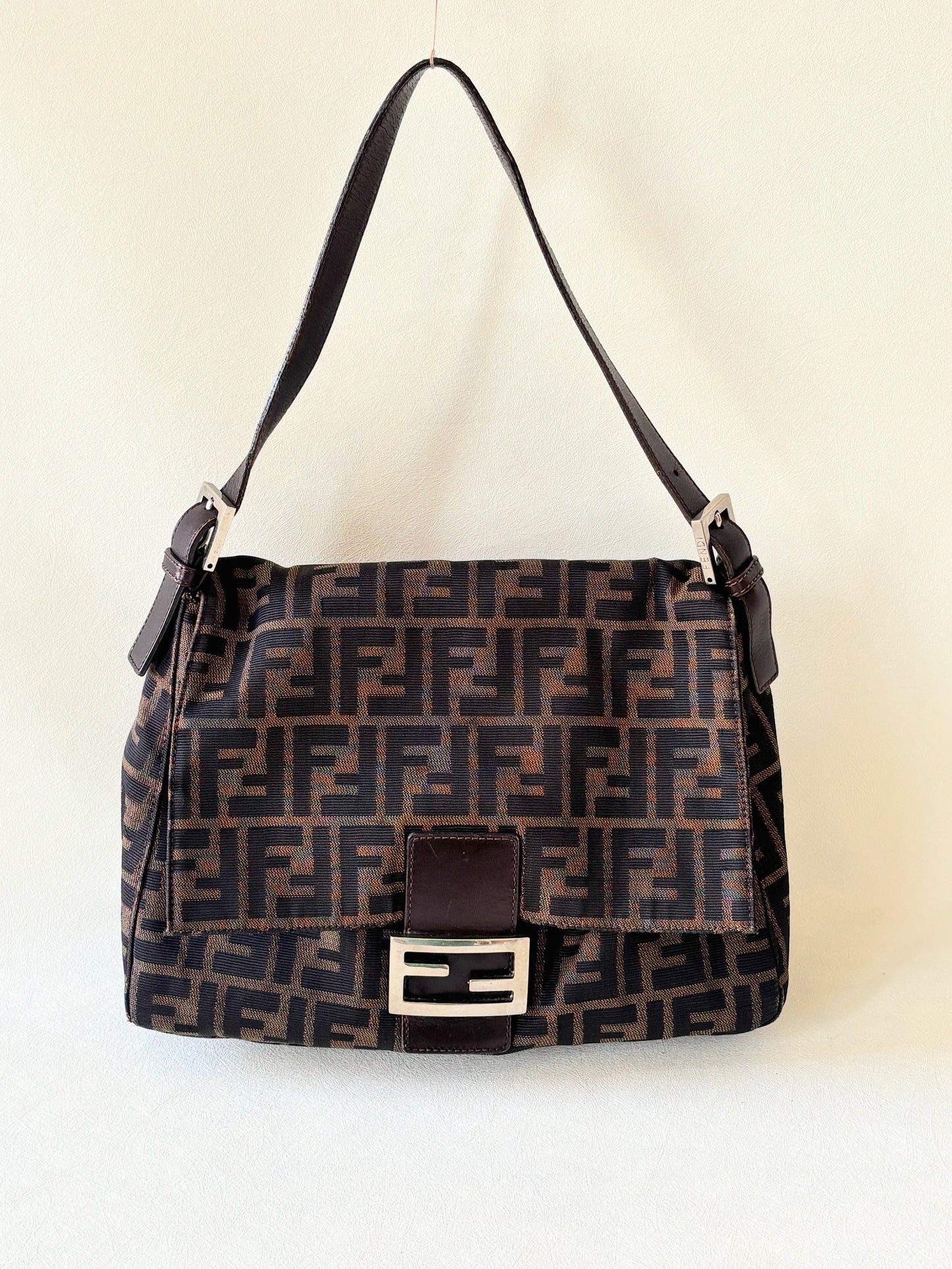 FENDI Sac Mamma Baguette