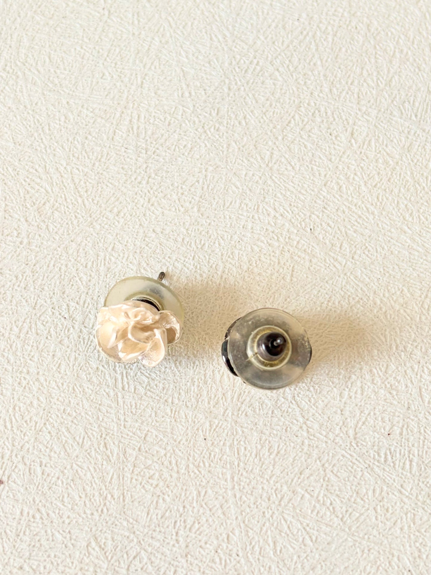 CHANEL Boucles d'oreilles Camélia