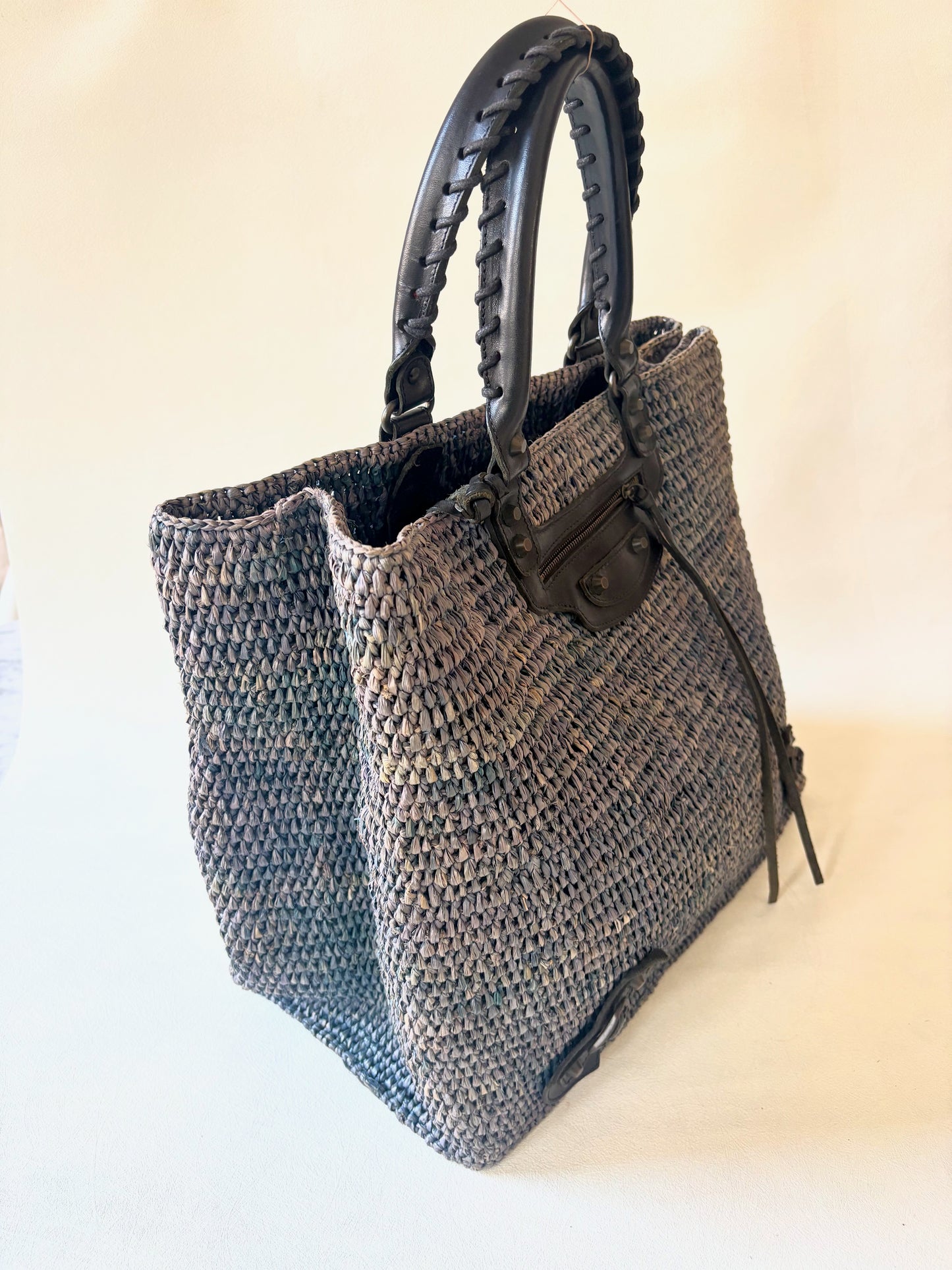 BALENCIAGA Panier en raphia