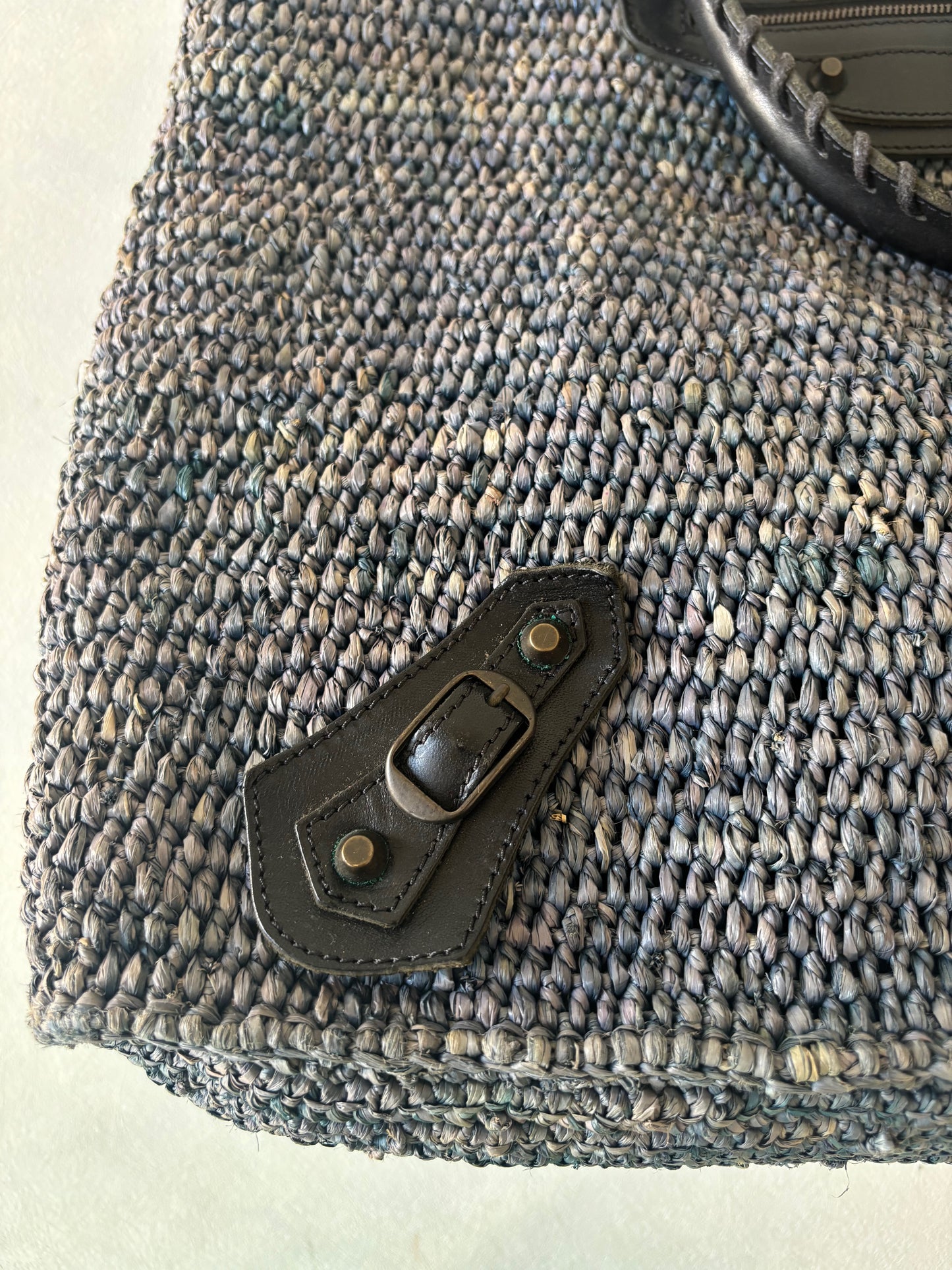BALENCIAGA Panier en raphia