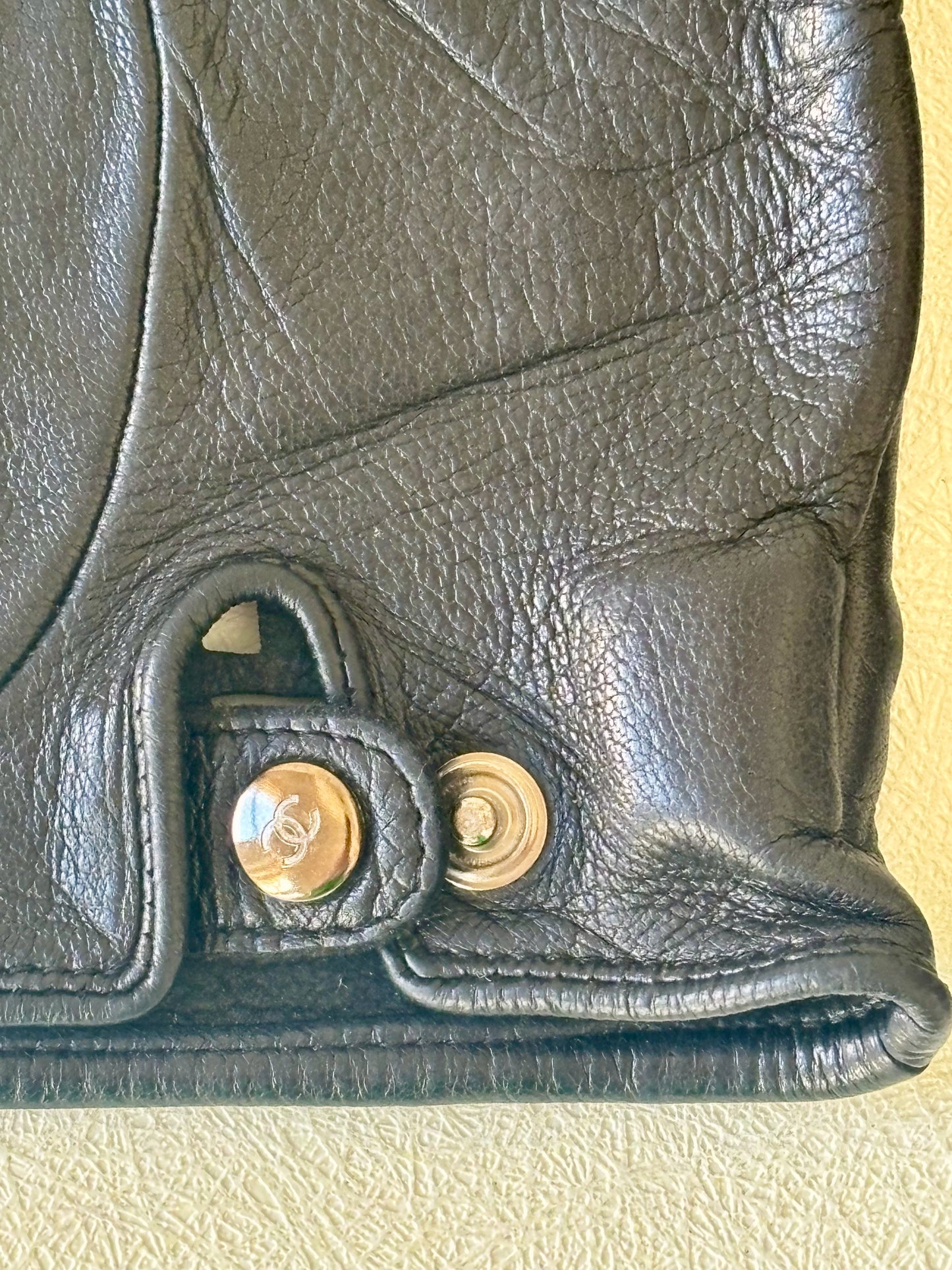 CHANEL Mitaines cuir