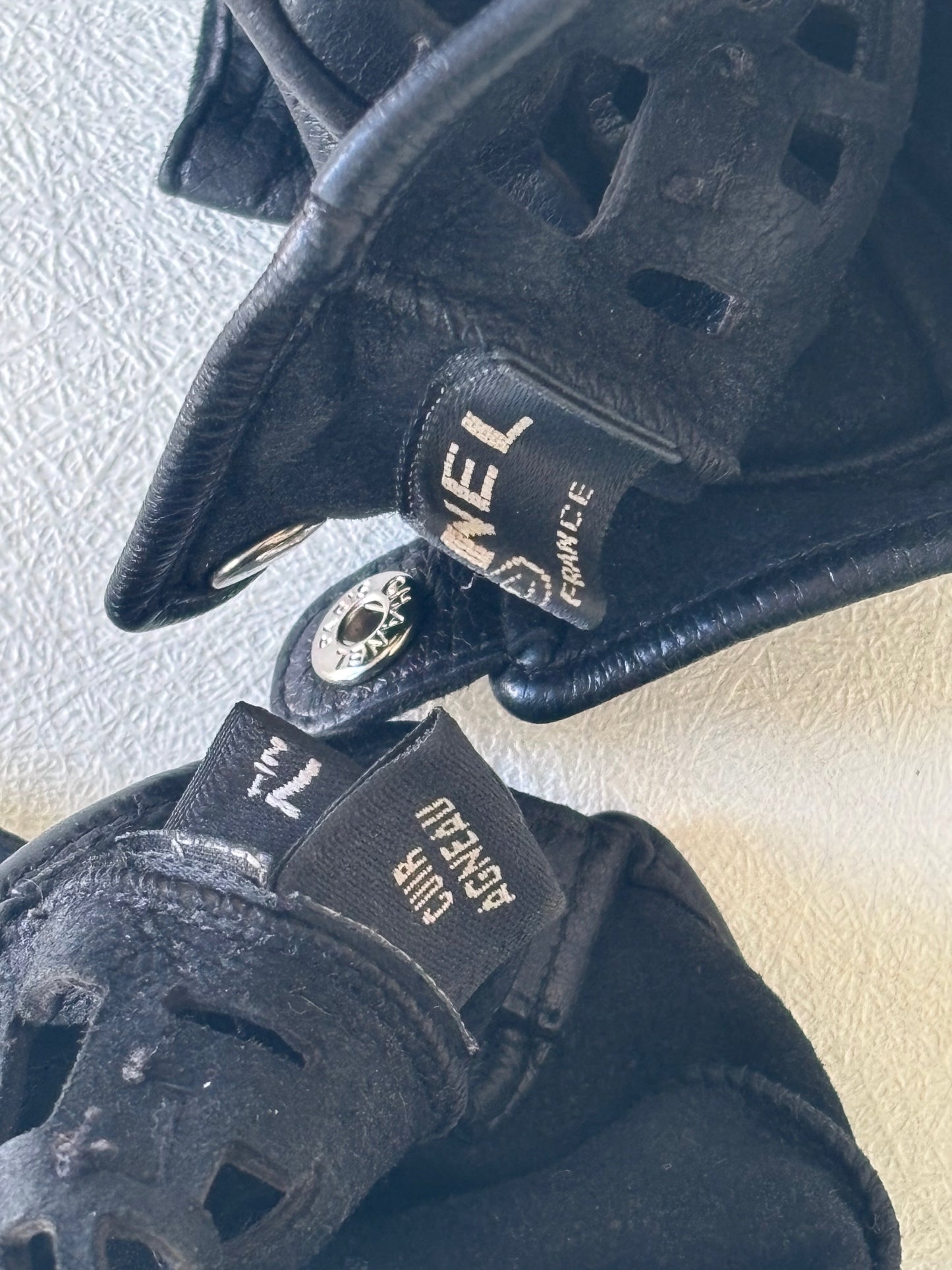 CHANEL Mitaines cuir