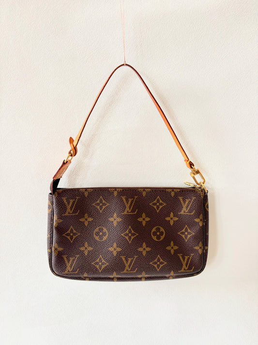 LOUIS VUITTON Pochette Accessoires