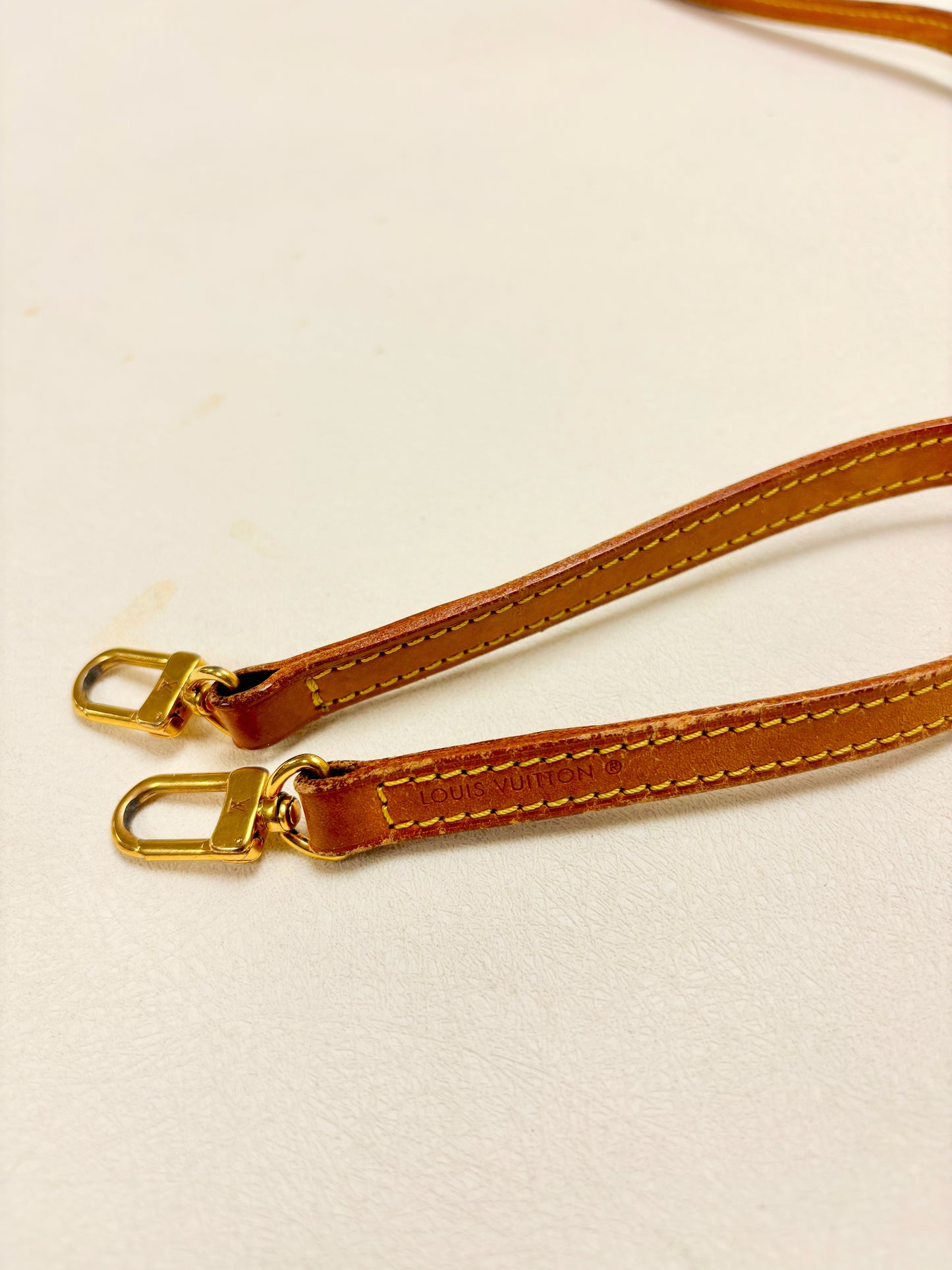 LOUIS VUITTON Bandoulière cuir