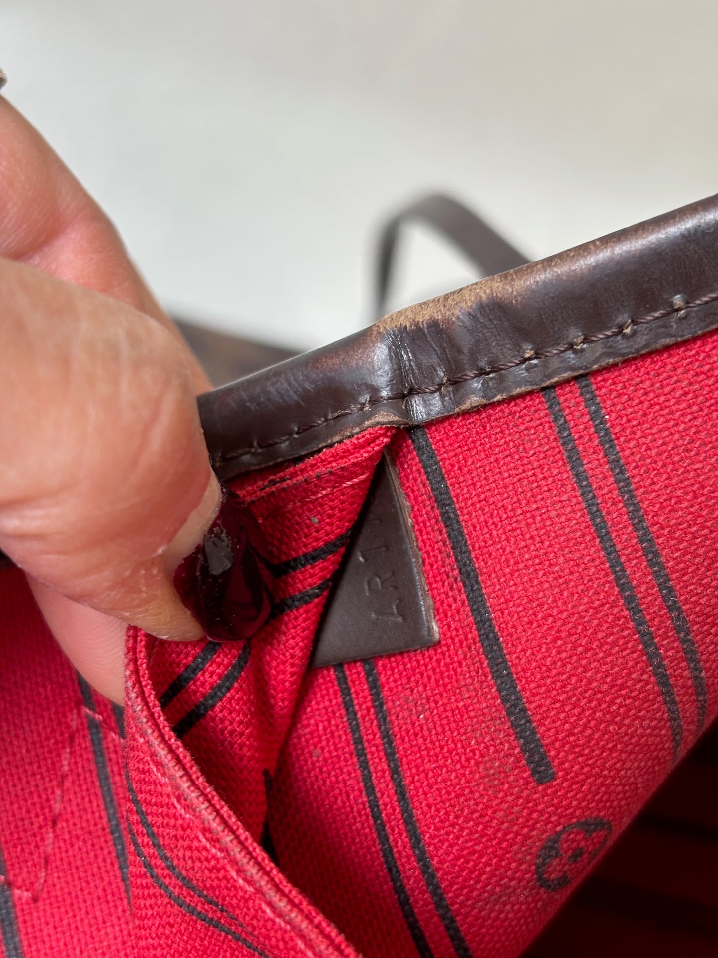 LOUIS VUITTON Sac Neverfull