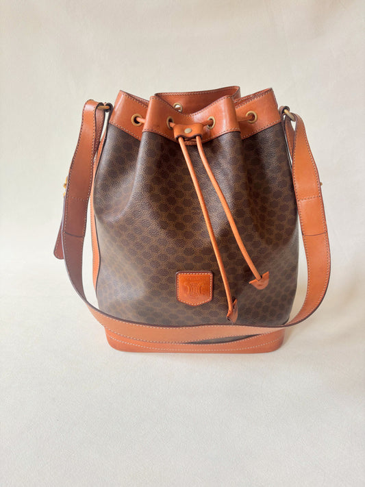 CÉLINE Triumph Bucket Bag