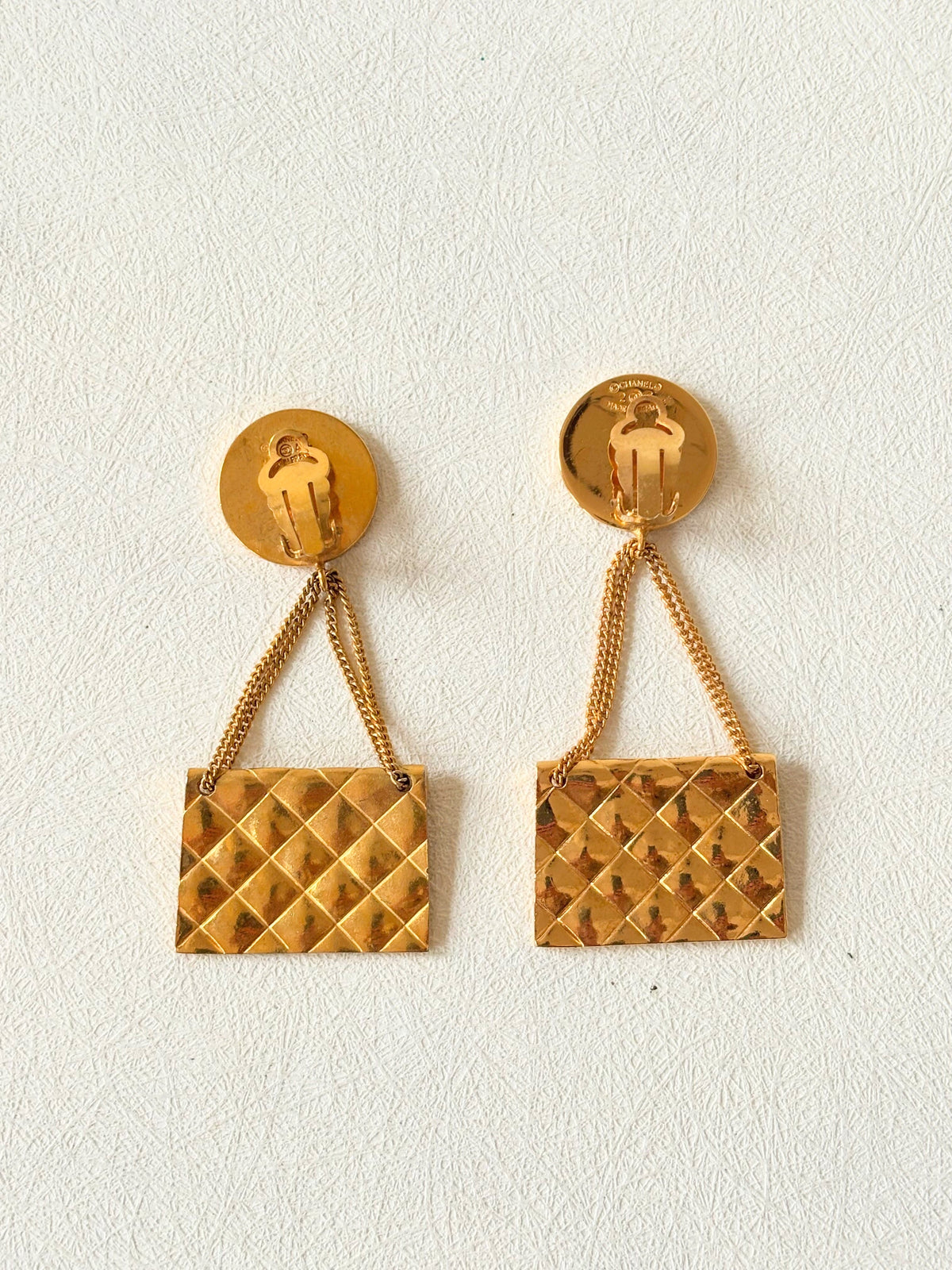 CHANEL Boucles d'oreille Timeless