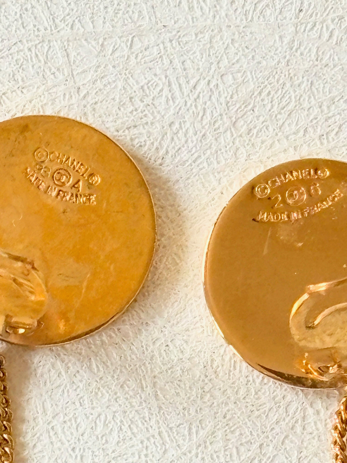 CHANEL Boucles d'oreille Timeless