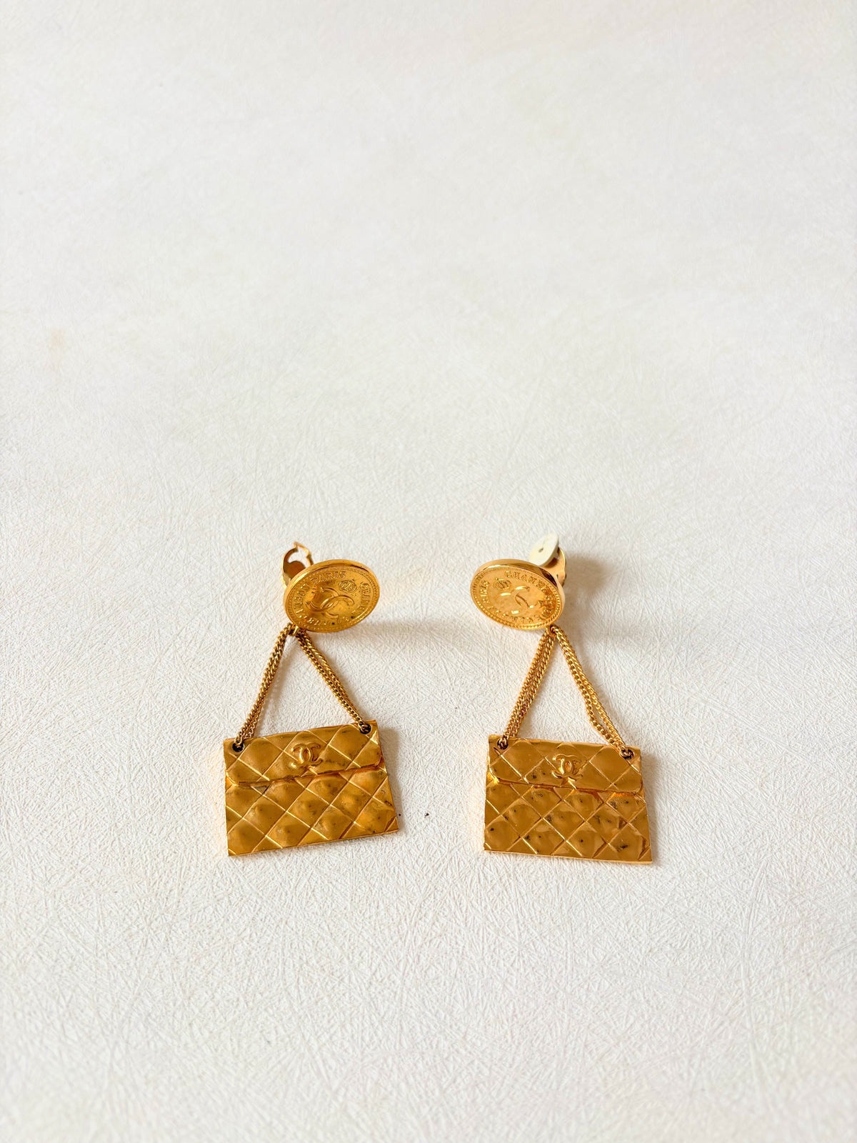 CHANEL Boucles d'oreille Timeless
