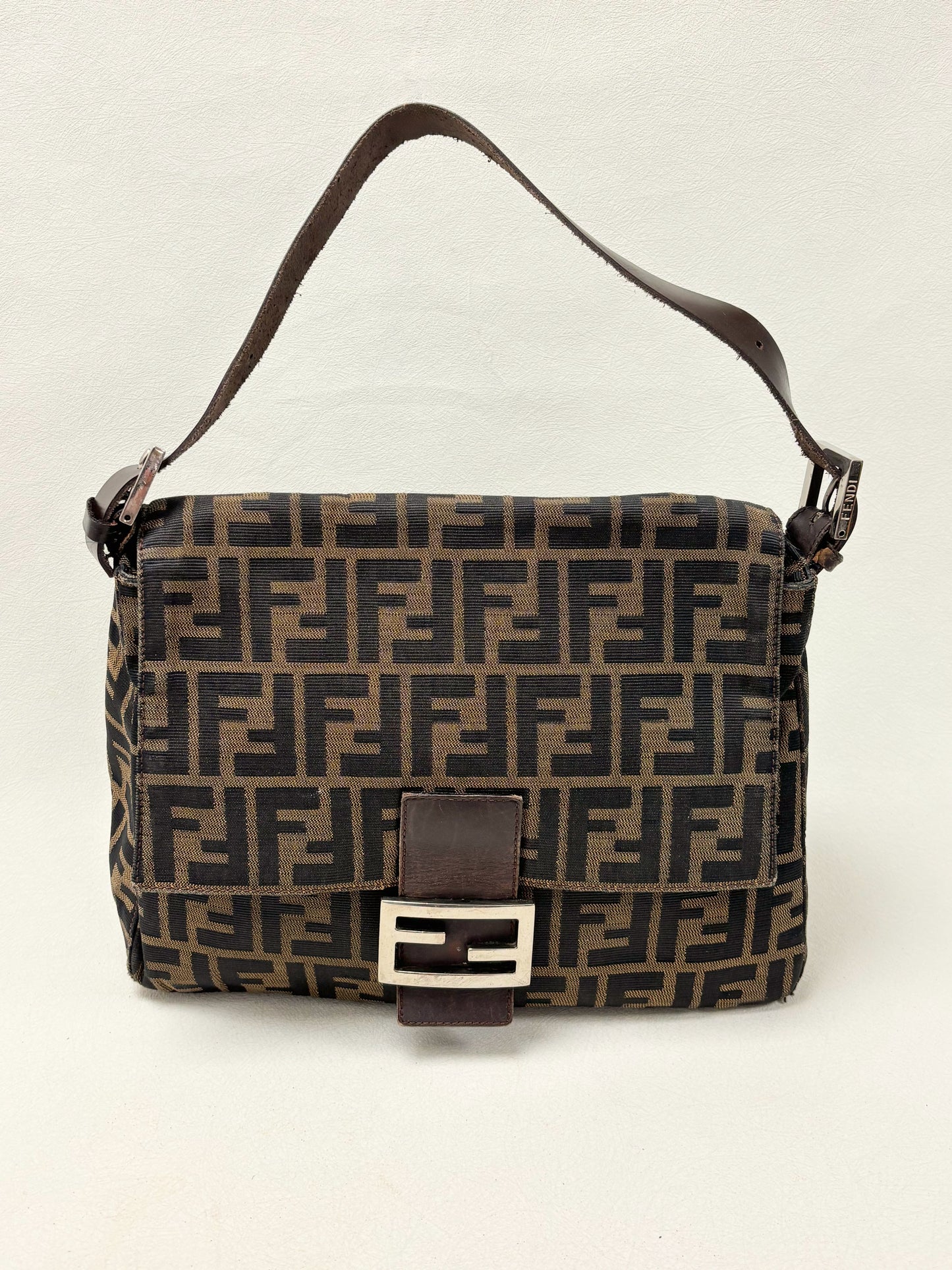 FENDI Sac Mamma Baguette