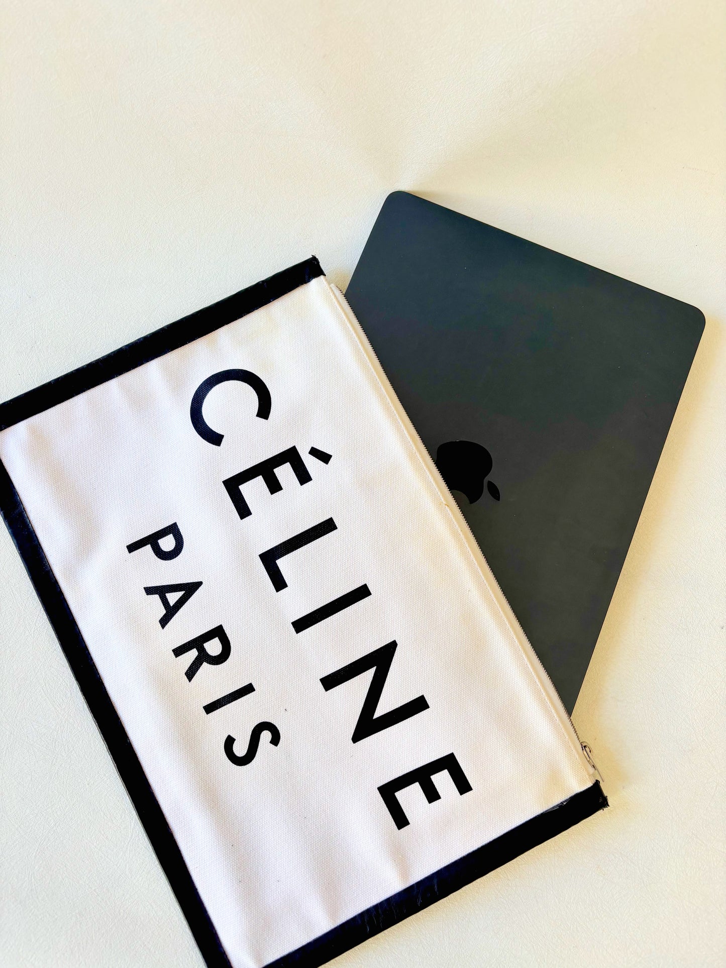CÉLINE Pochette Made In