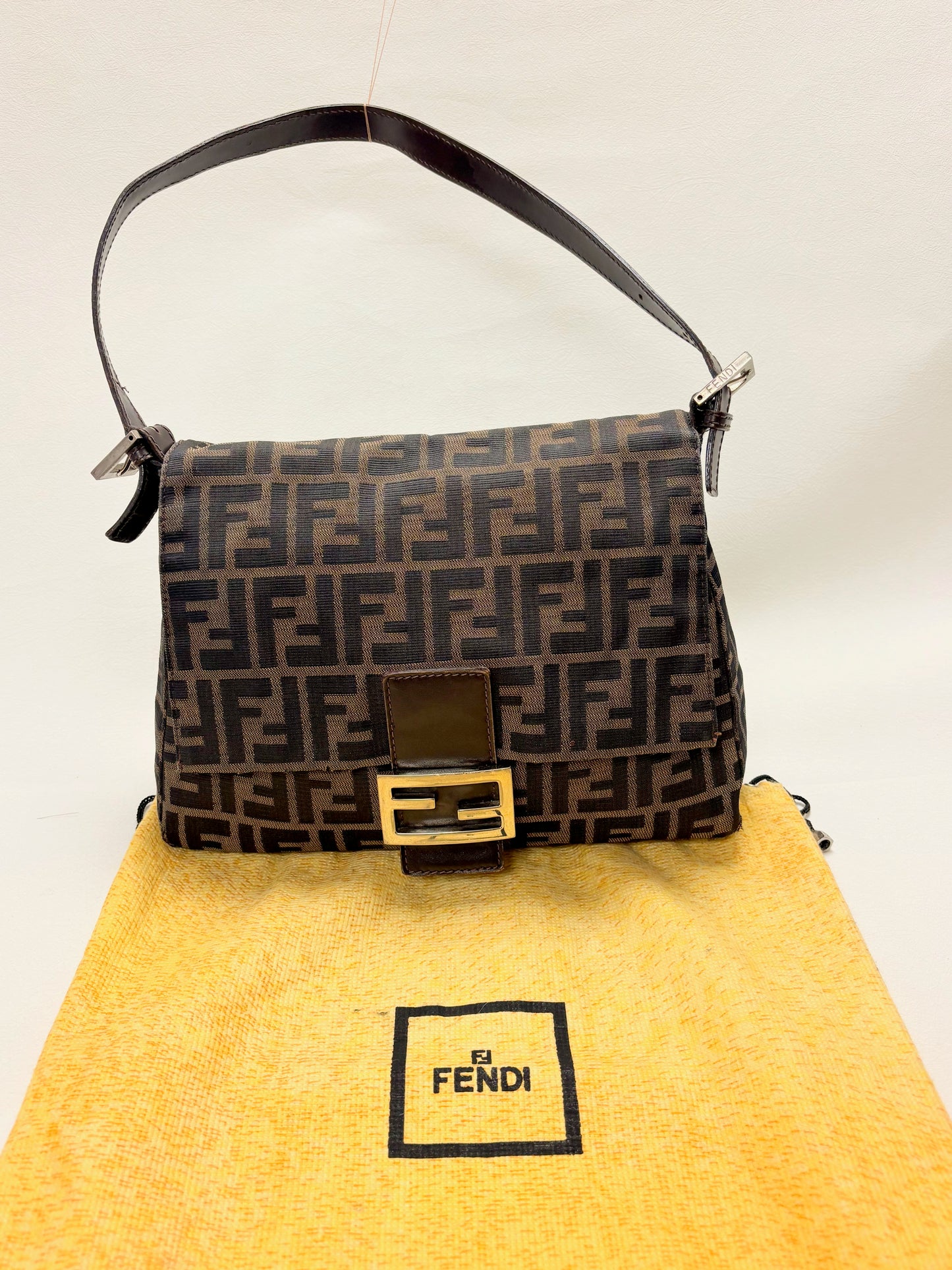 FENDI Sac Mamma Baguette Zucca