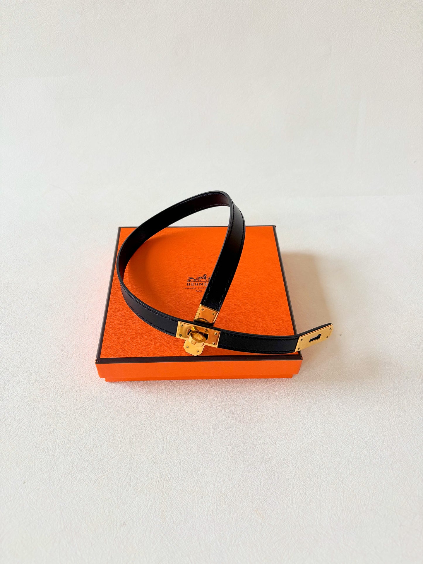 HERMÈS Collier Kelly