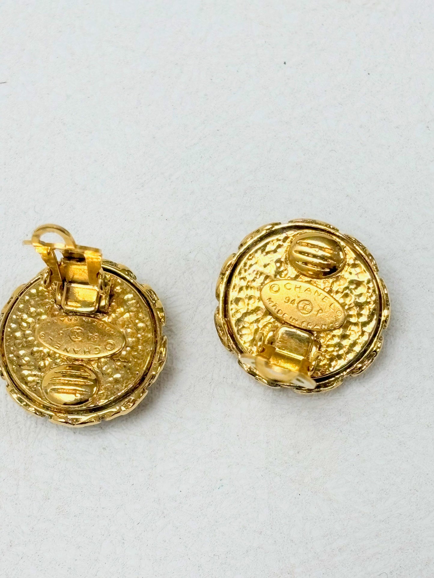 CHANEL Boucles d'oreilles Gripoix