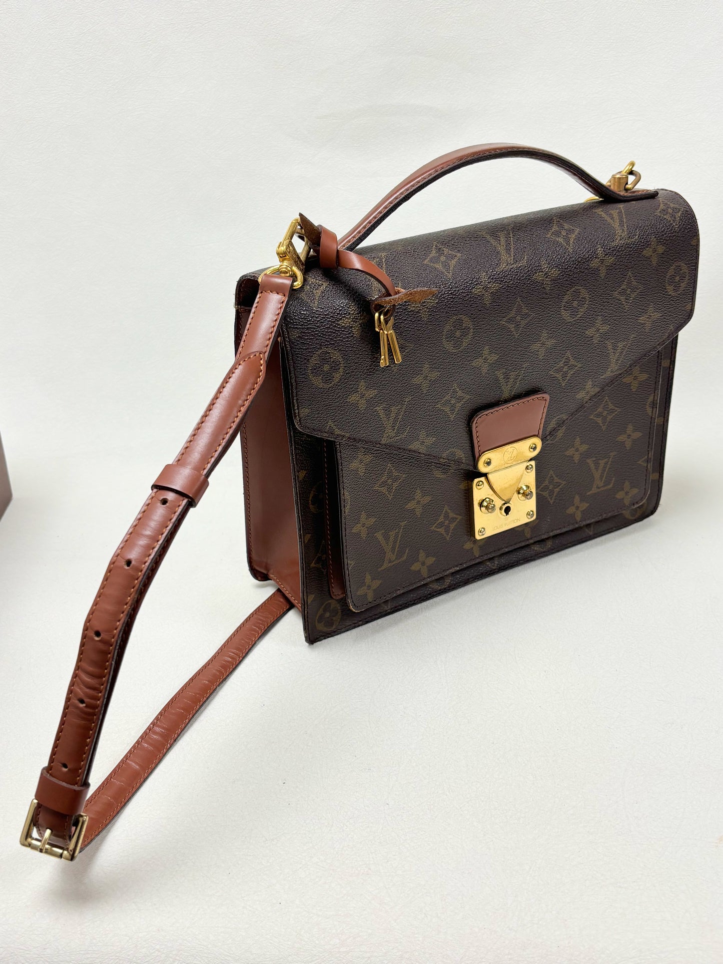 LOUIS VUITTON Sac Monceau 26