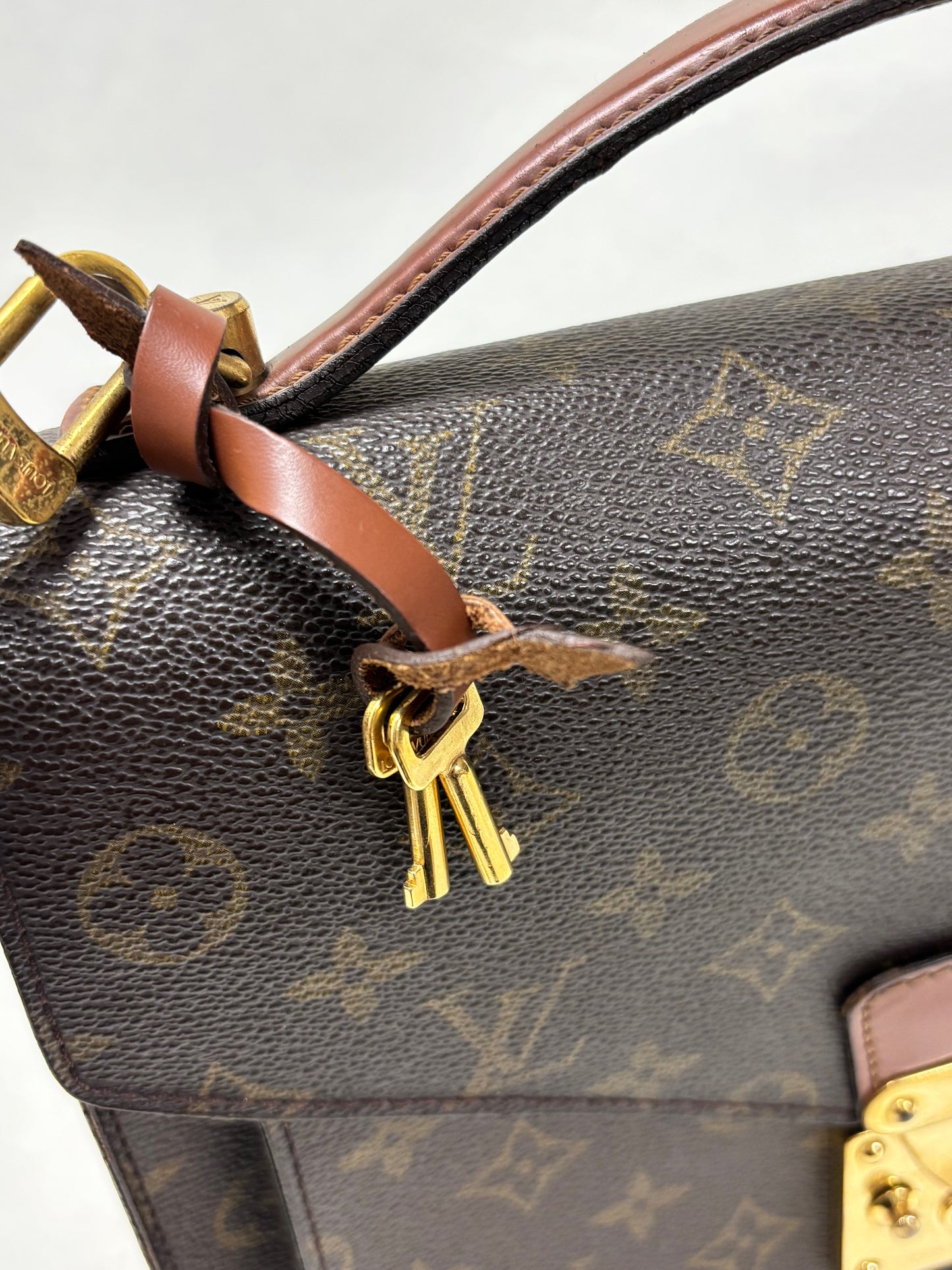 LOUIS VUITTON Sac Monceau 26