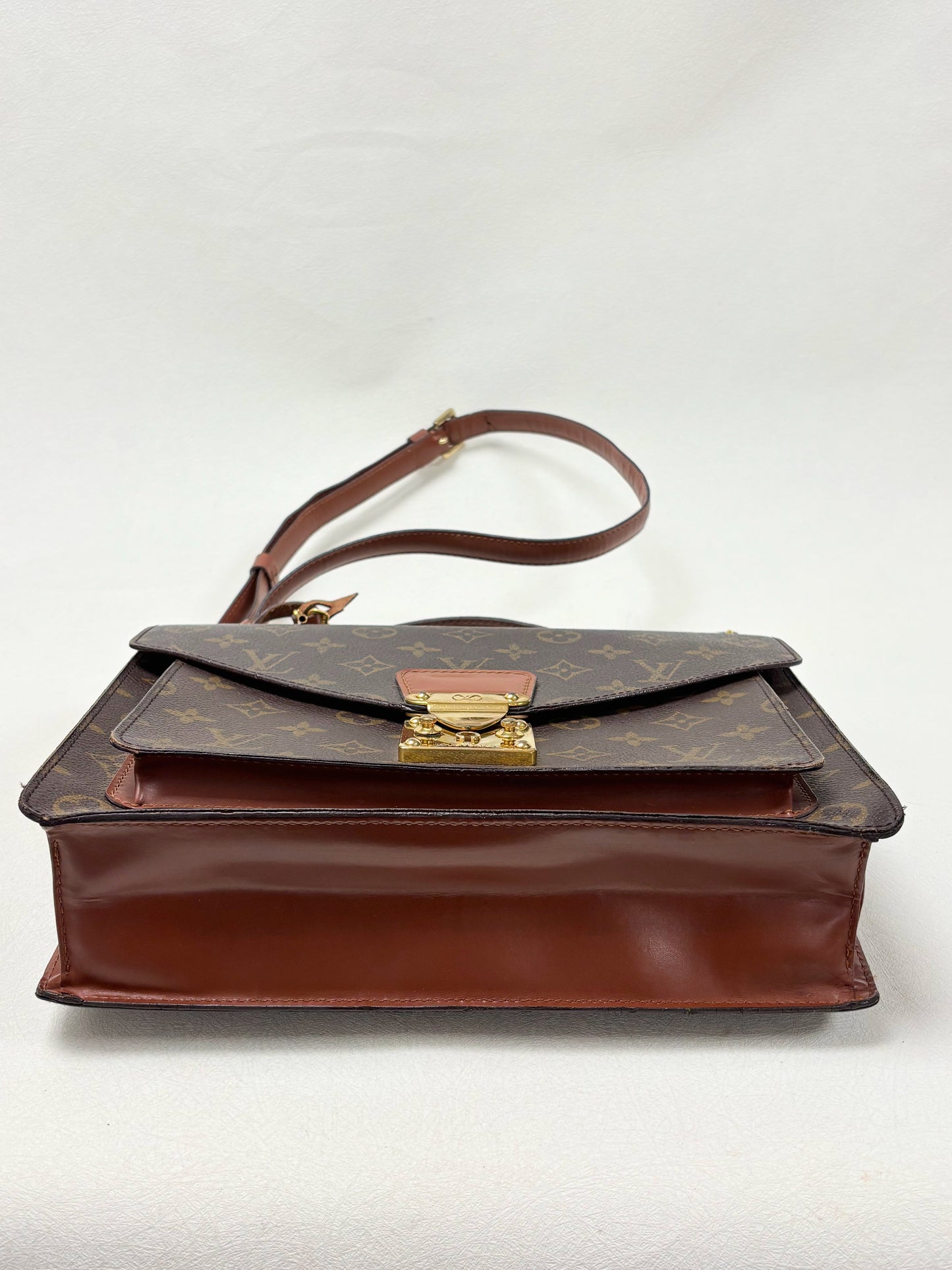 LOUIS VUITTON Sac Monceau 26