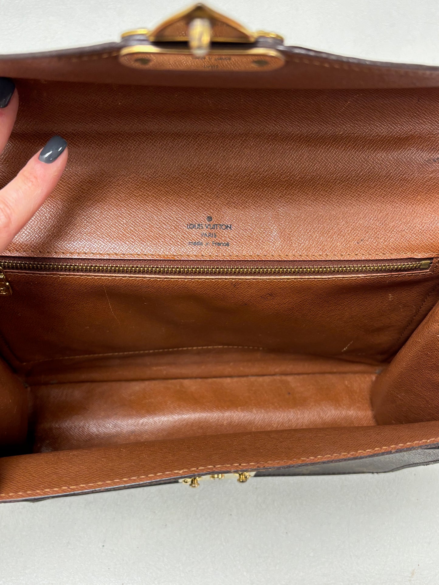 LOUIS VUITTON Sac Monceau 26