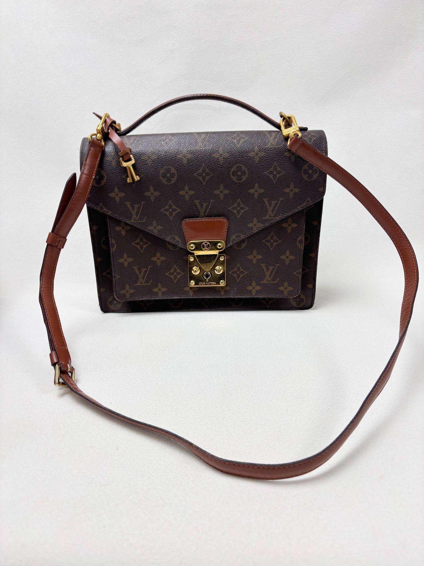 LOUIS VUITTON Sac Monceau 26