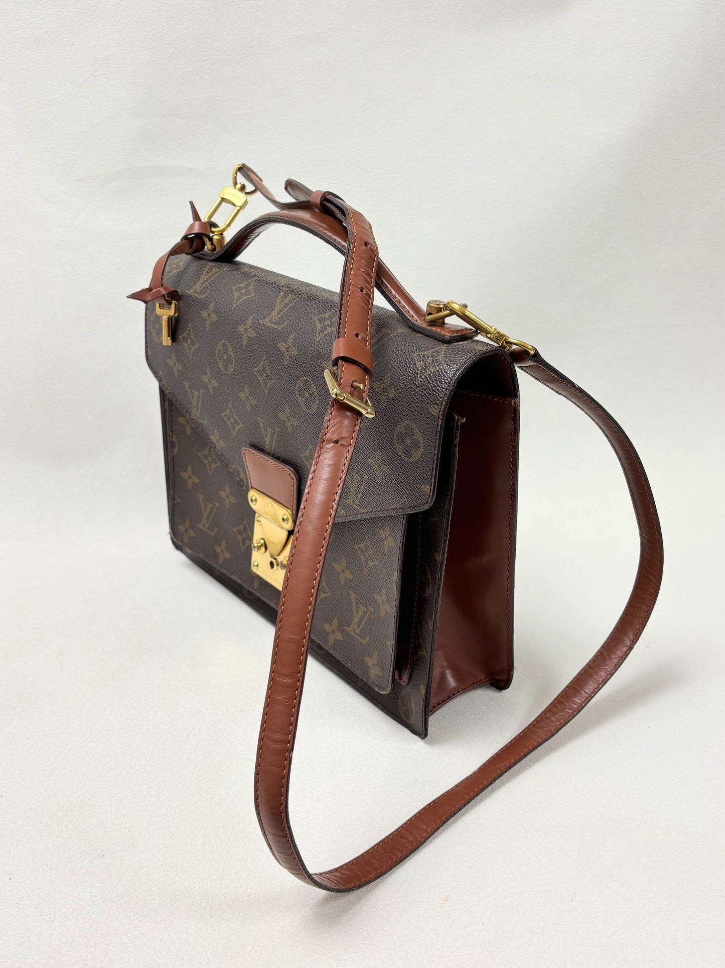 LOUIS VUITTON Sac Monceau 26
