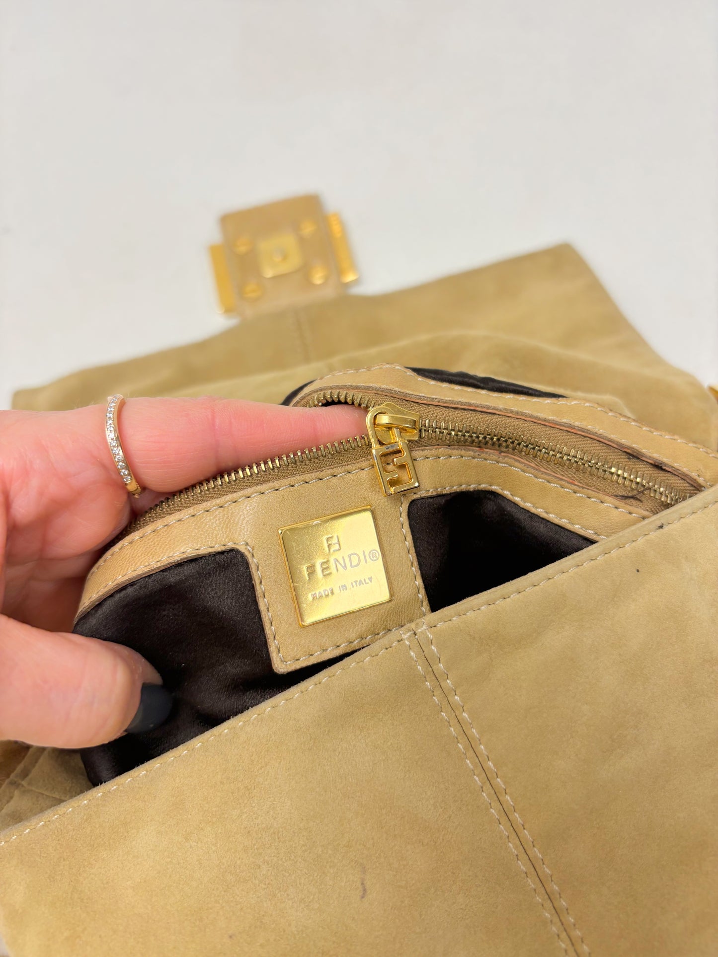 FENDI Sac Mamma Baguette