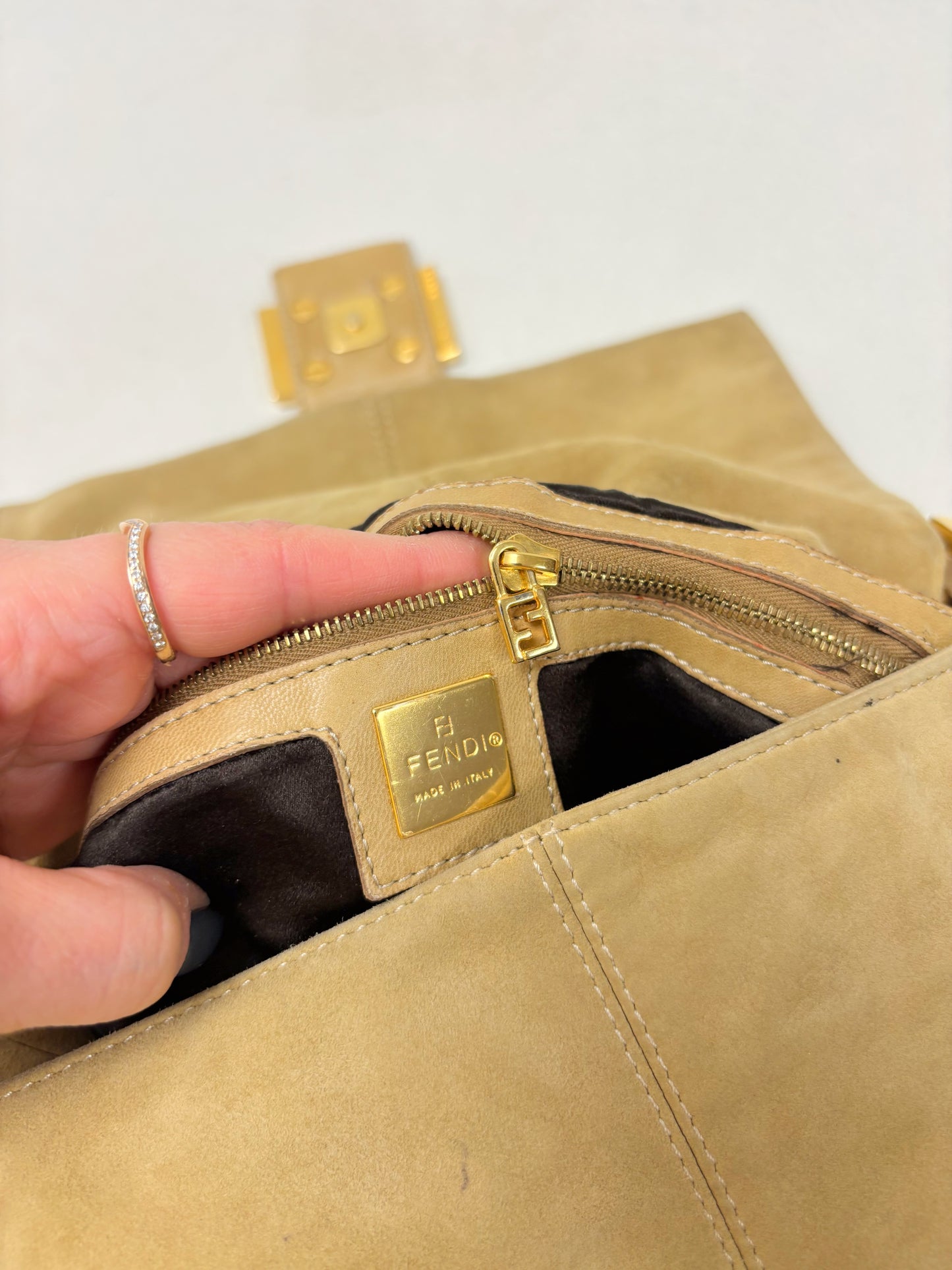 FENDI Sac Mamma Baguette