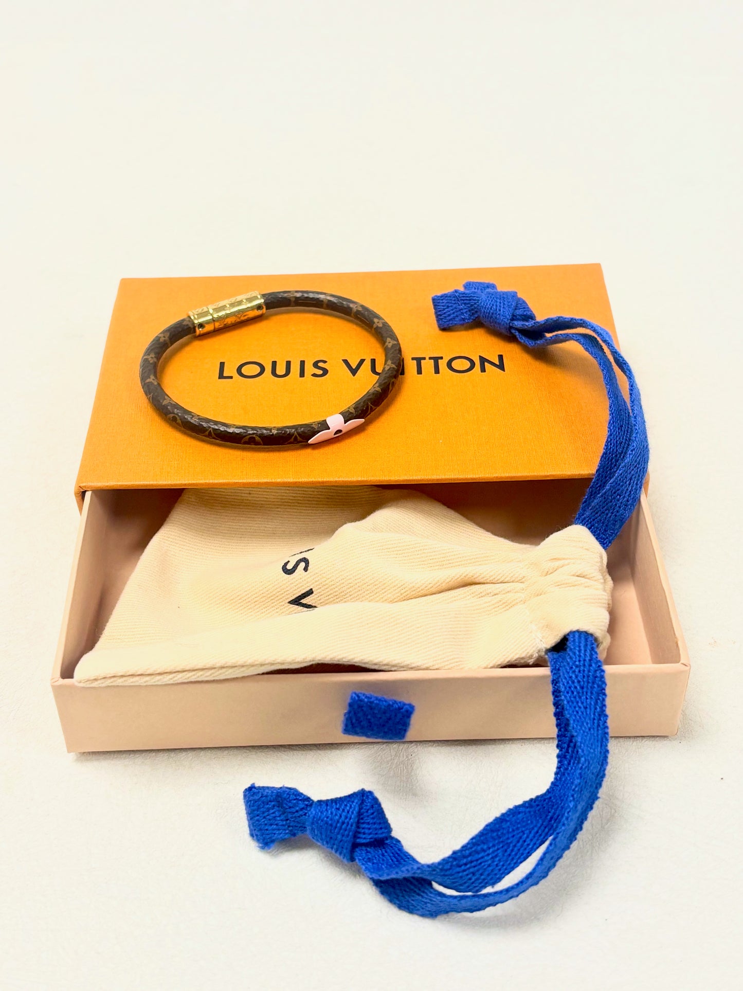 LOUIS VUITTON Bracelet Confidential