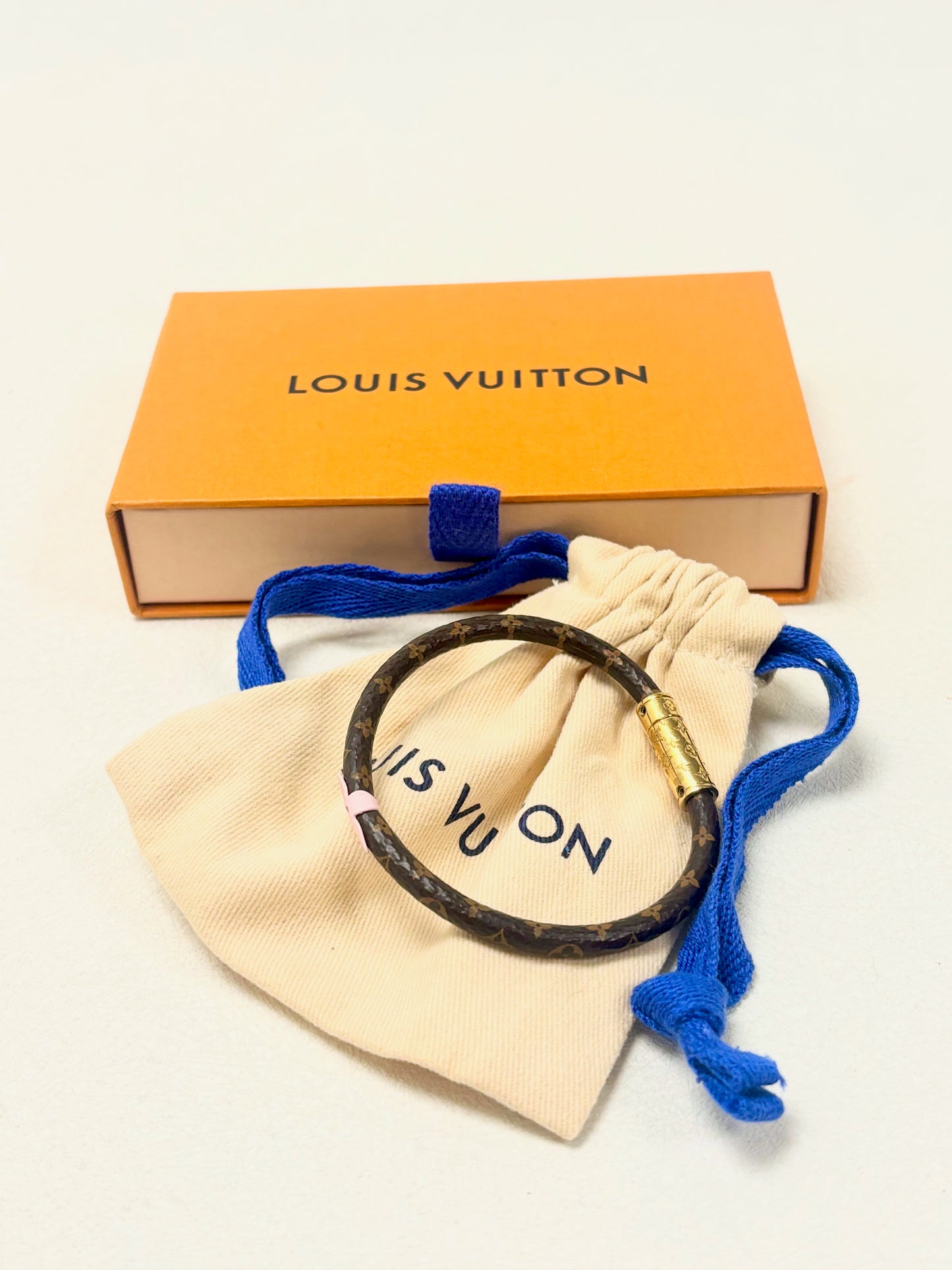 LOUIS VUITTON Bracelet Confidential