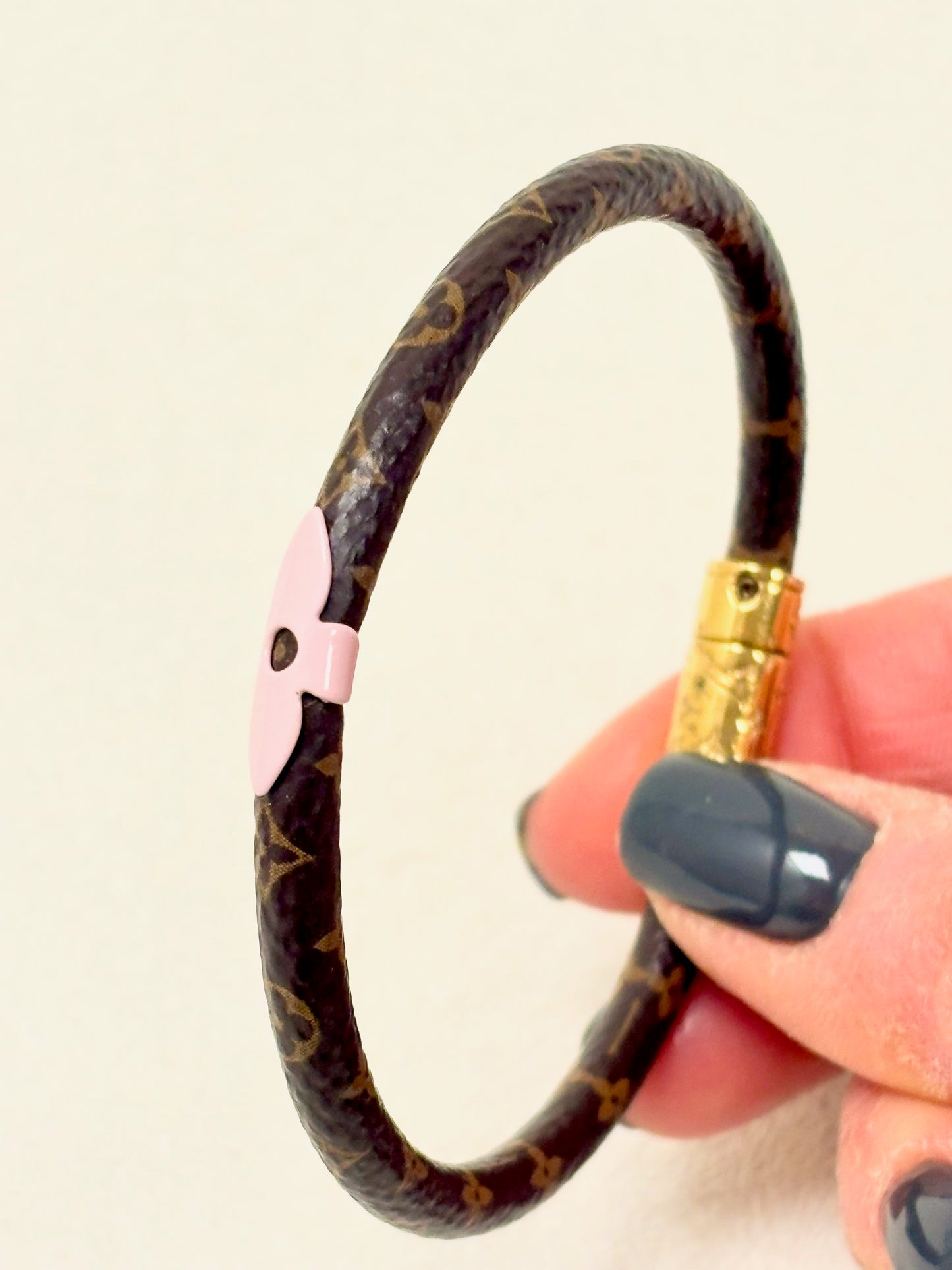 LOUIS VUITTON Bracelet Confidential