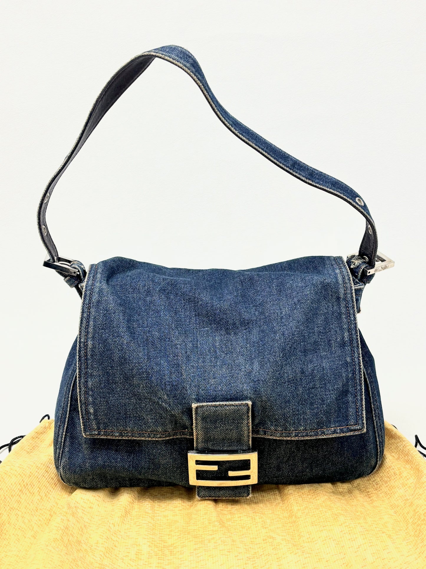 FENDI Sac Mamma Baguette denim
