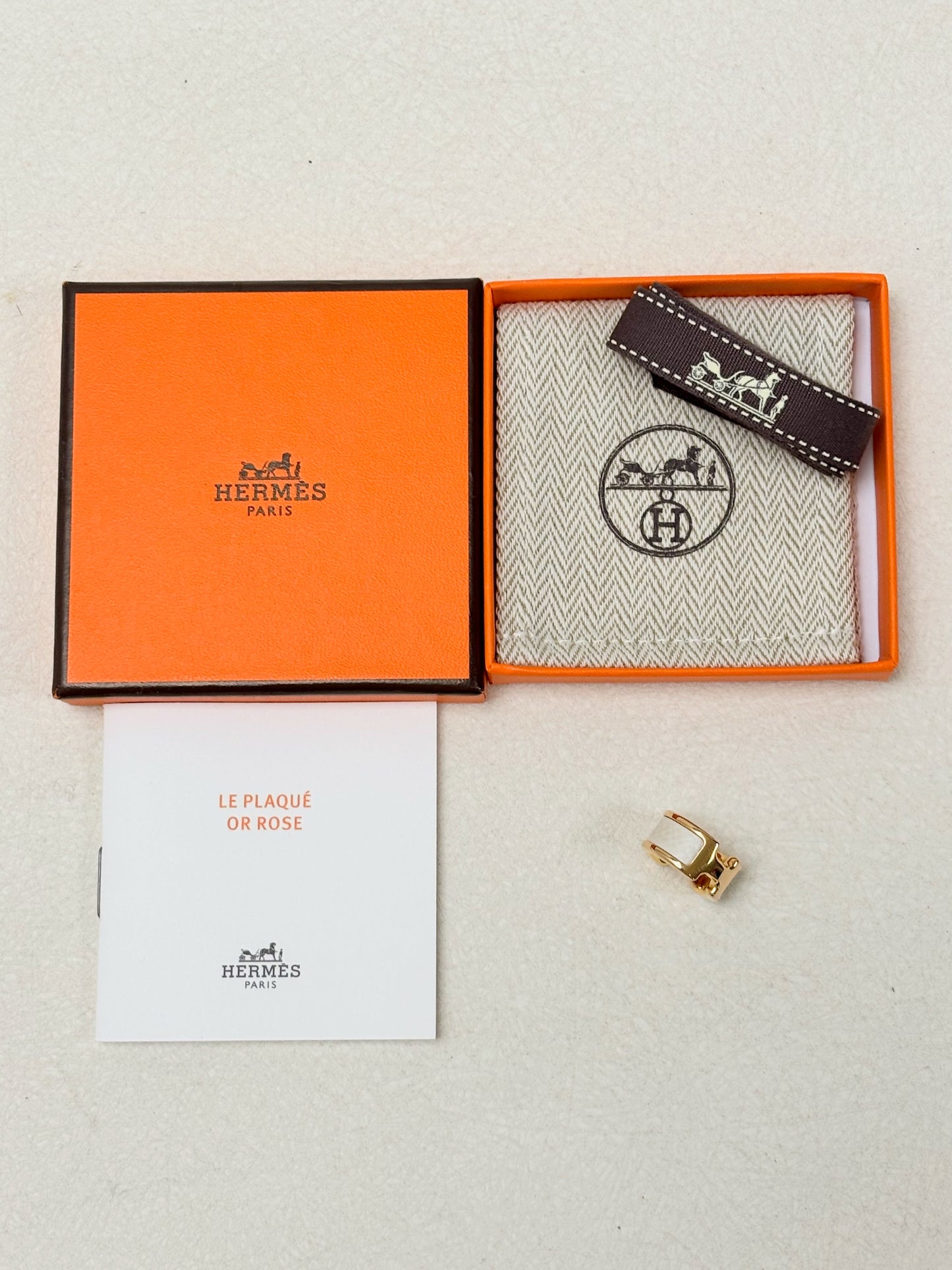 HERMÈS Bijou d'oreille Olympe PM