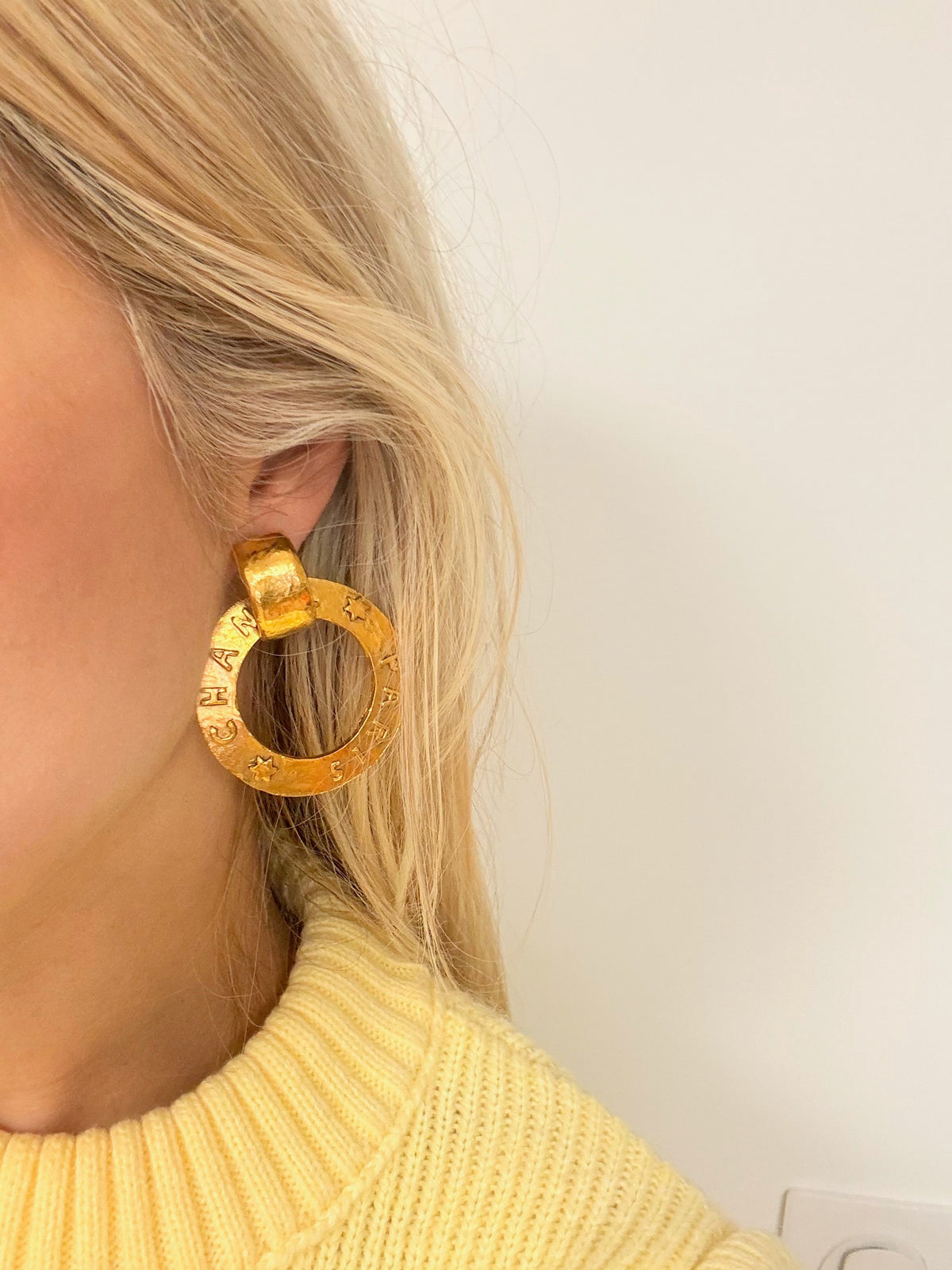 CHANEL Boucles d'oreilles Hoops