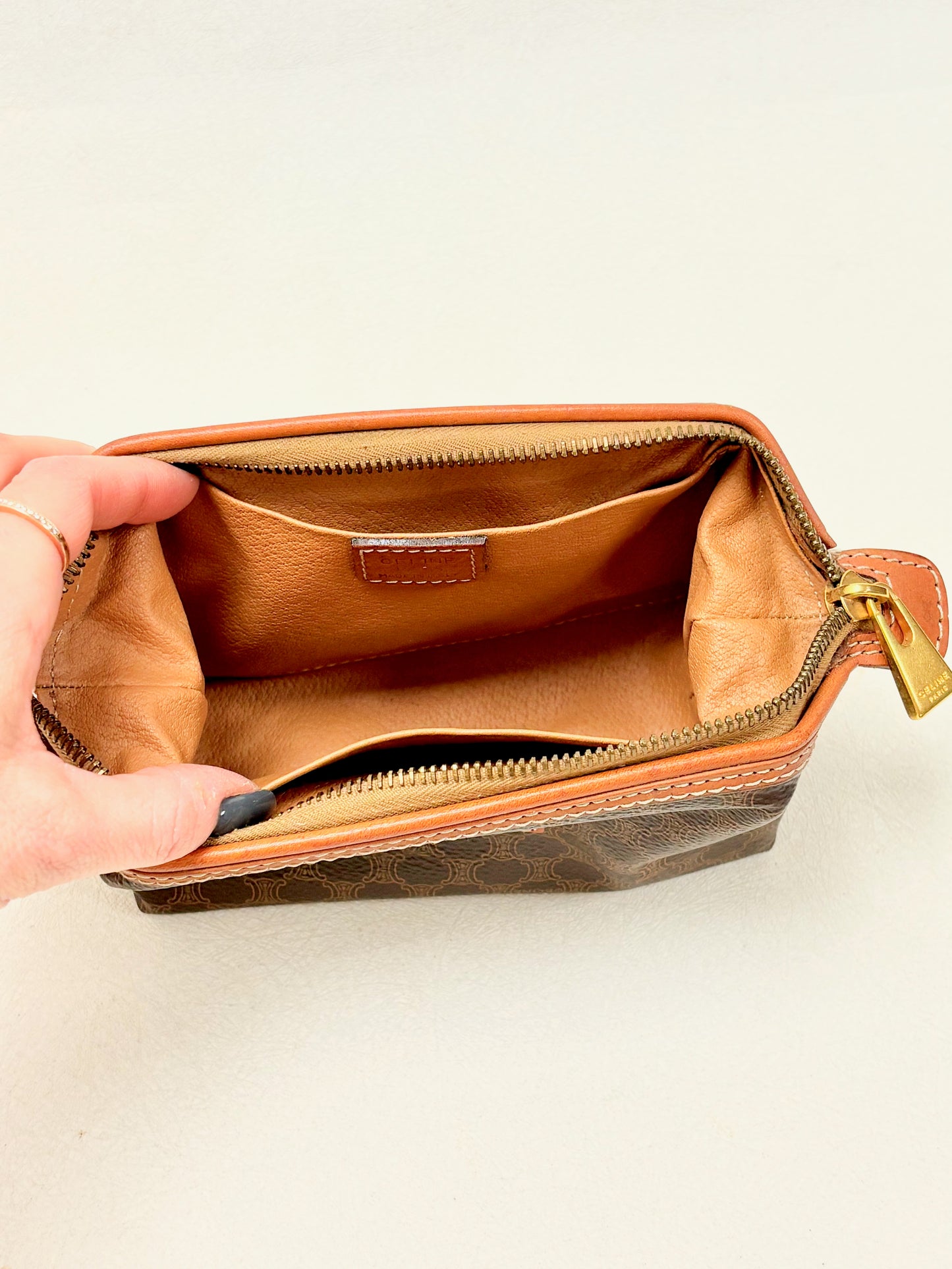 CÉLINE Pochette Triomphe