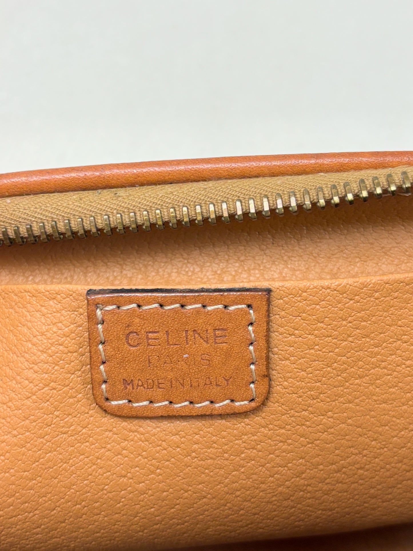 CÉLINE Pochette Triomphe