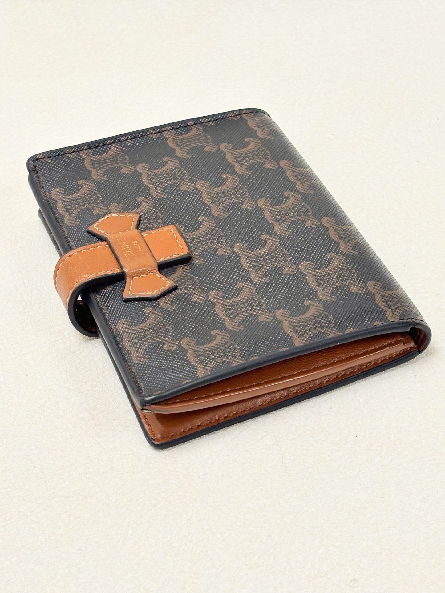 CÉLINE Portefeuille Triomphe