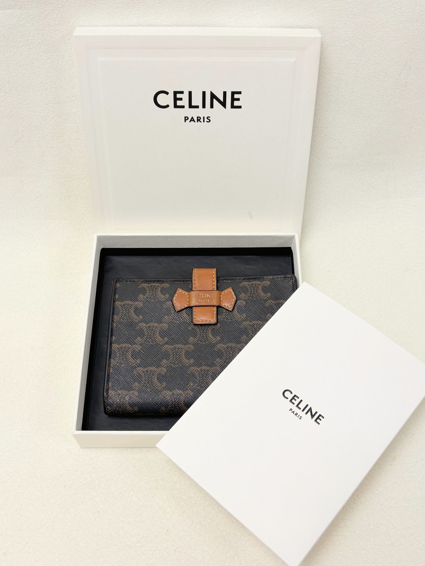 CÉLINE Portefeuille Triomphe