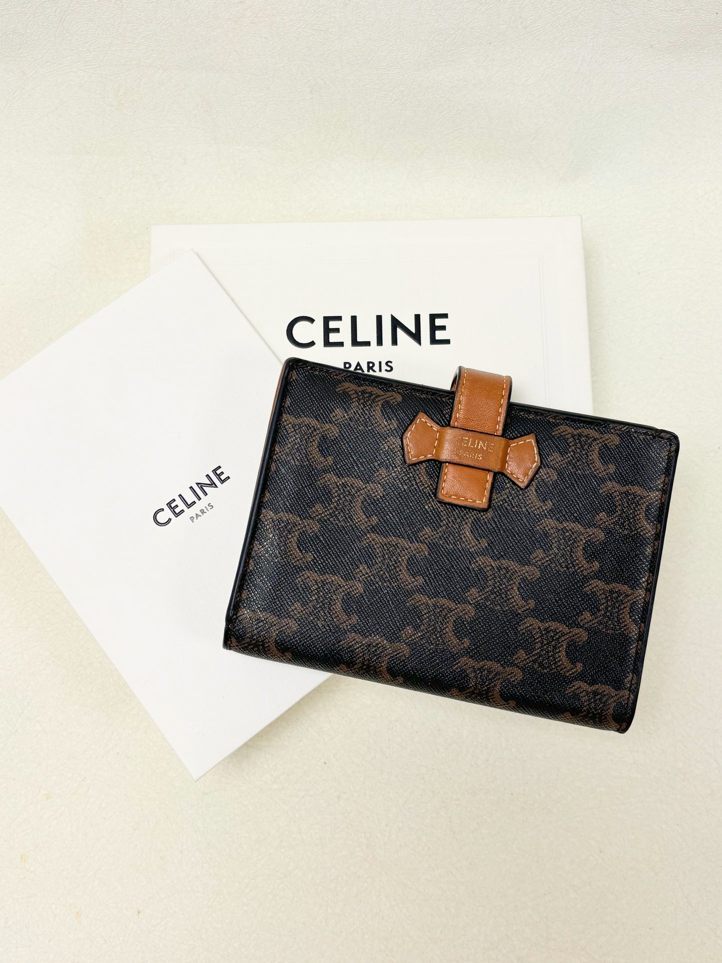 CÉLINE Portefeuille Triomphe