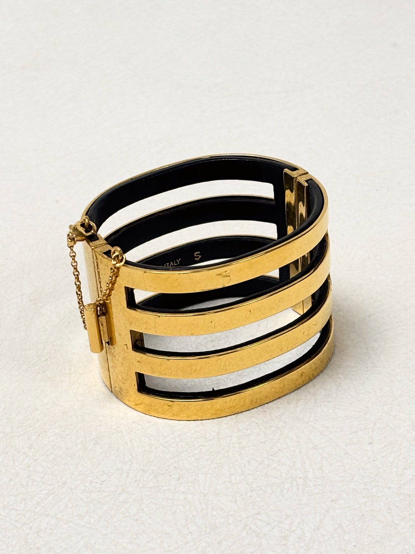 CÉLINE Manchette architecturale minimaliste